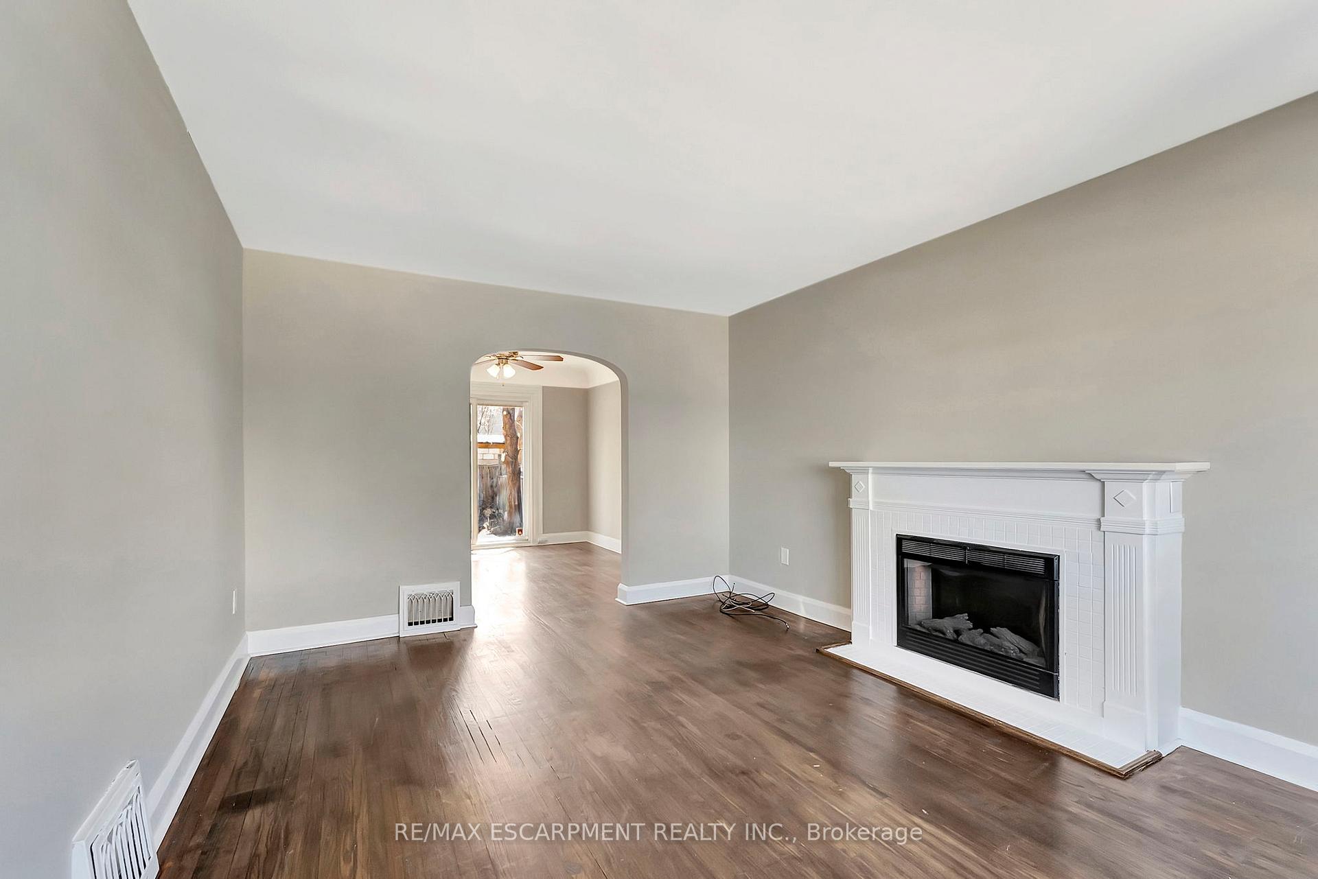 Photo 18 of 21 Gilmour Place, Hamilton, Blakeley — HOMEH