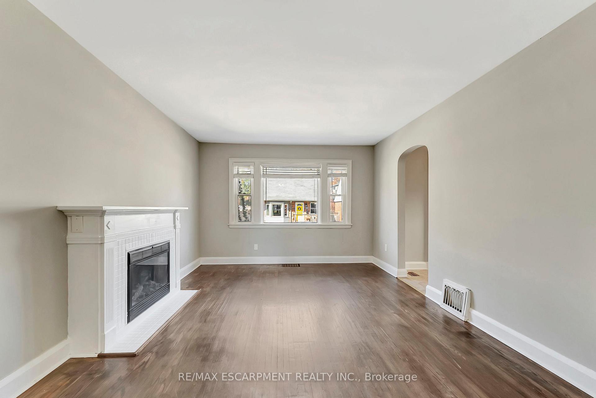 Photo 14 of 21 Gilmour Place, Hamilton, Blakeley — HOMEH