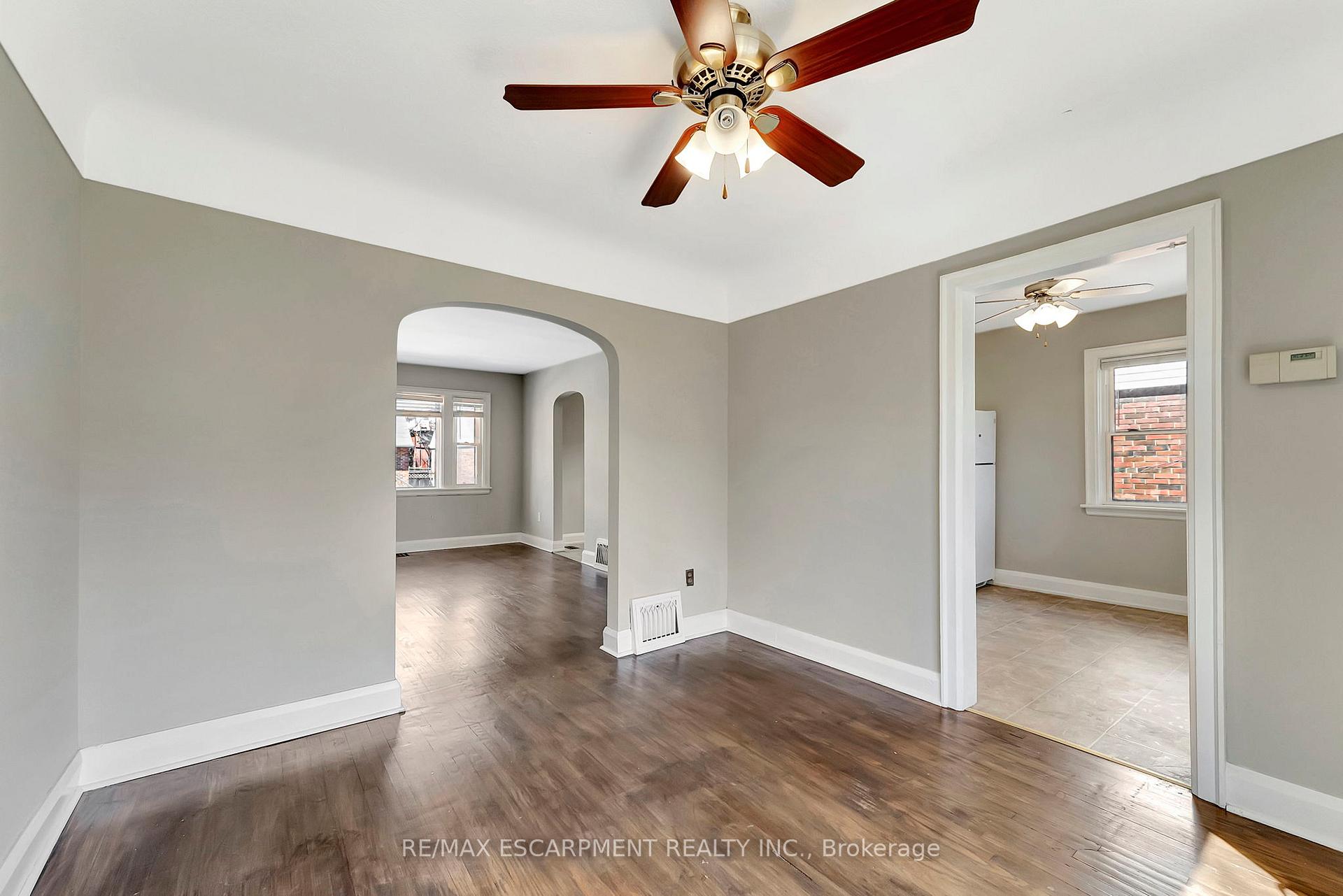 Photo 13 of 21 Gilmour Place, Hamilton, Blakeley — HOMEH