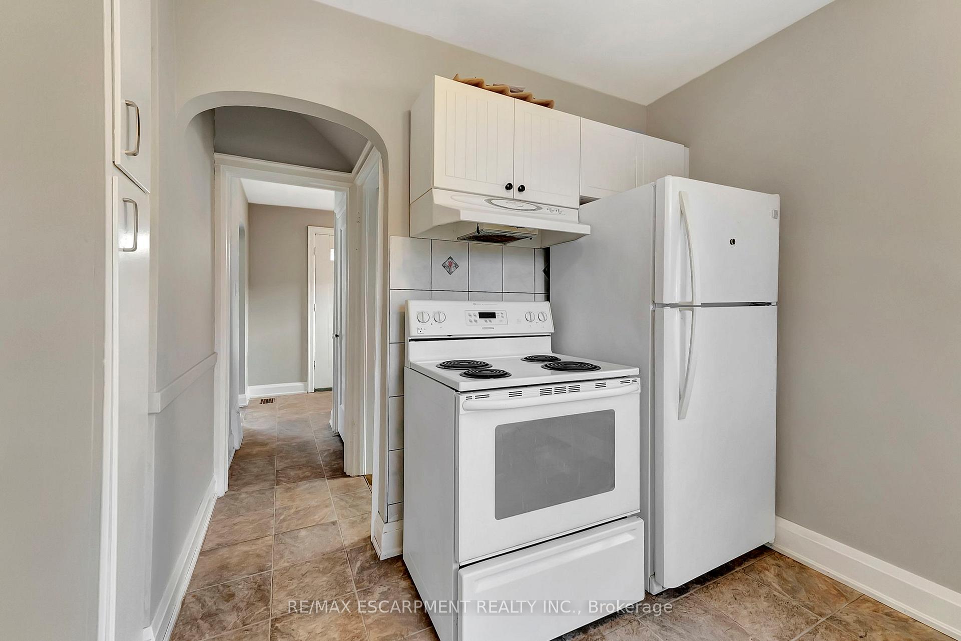 Photo 16 of 21 Gilmour Place, Hamilton, Blakeley — HOMEH