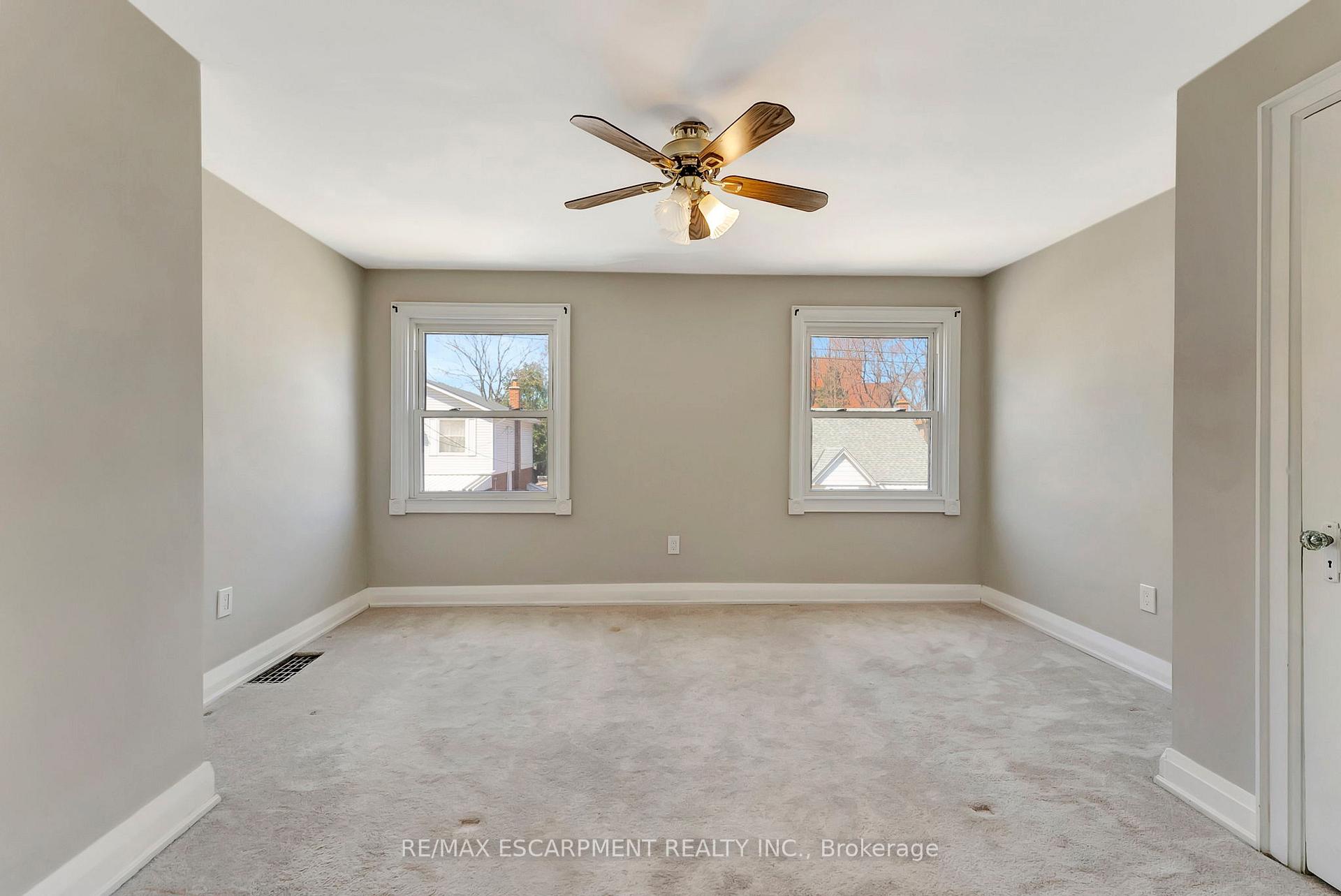 Photo 17 of 21 Gilmour Place, Hamilton, Blakeley — HOMEH