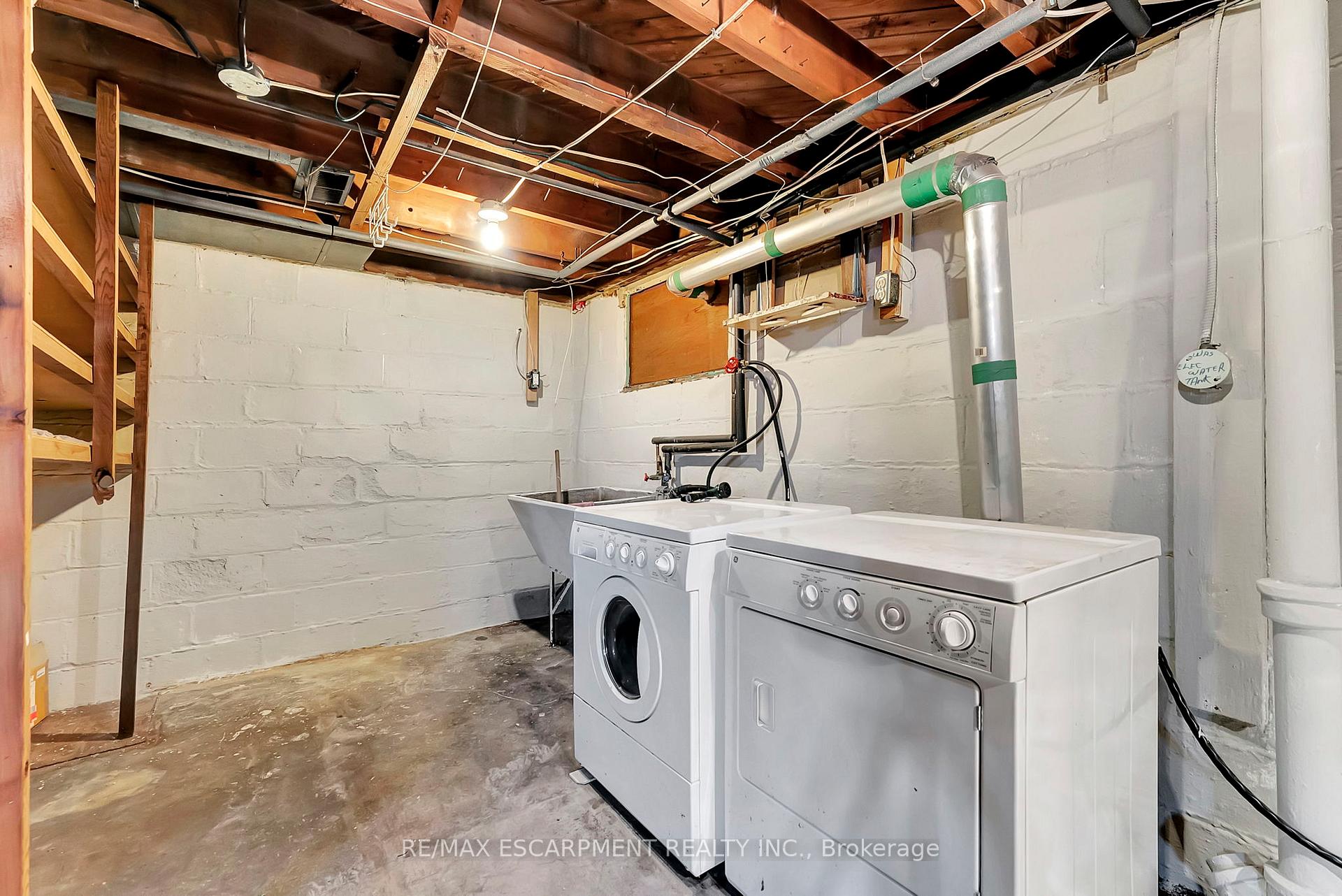 Photo 34 of 21 Gilmour Place, Hamilton, Blakeley — HOMEH