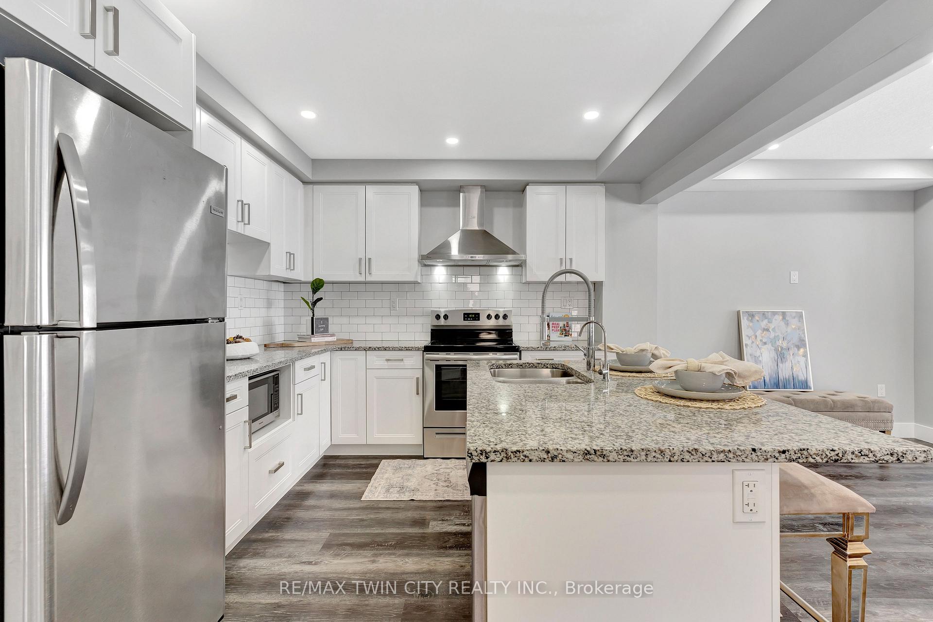Photo 16 of 15 Cherry Street, Kitchener — HOMEH