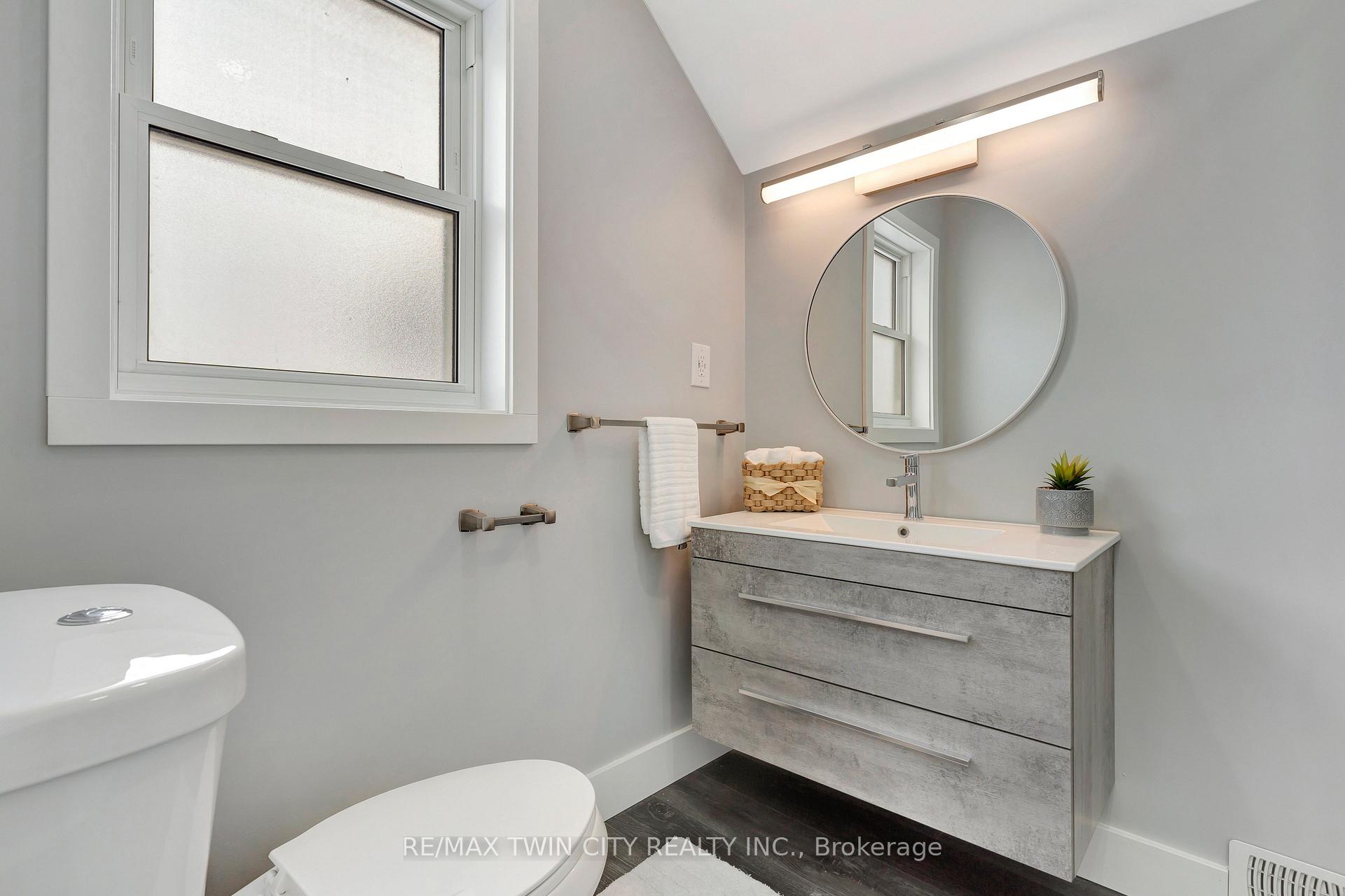 Photo 27 of 15 Cherry Street, Kitchener — HOMEH