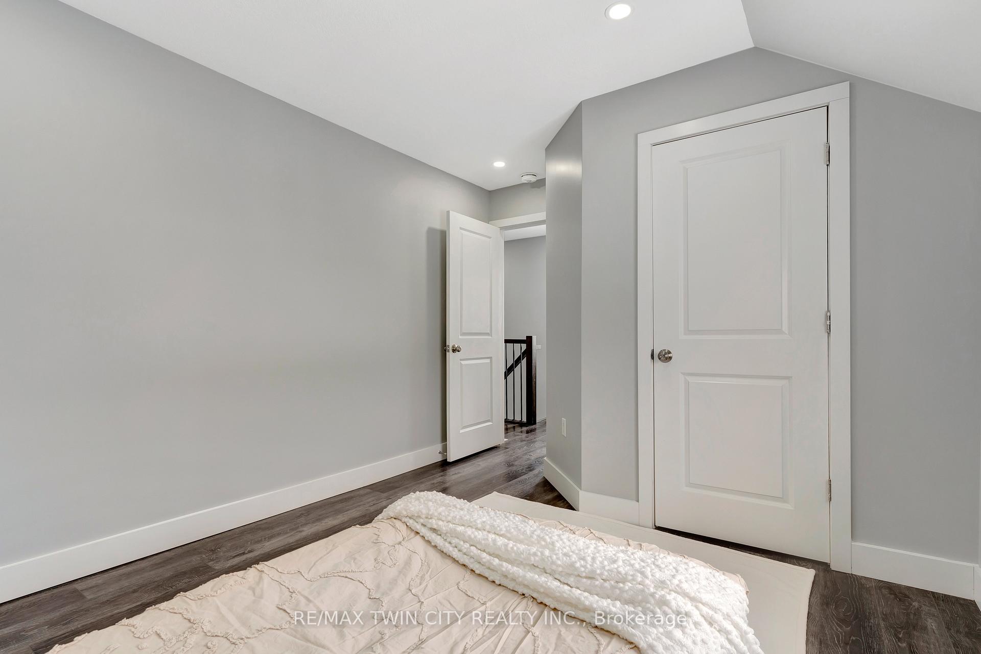 Photo 19 of 15 Cherry Street, Kitchener — HOMEH