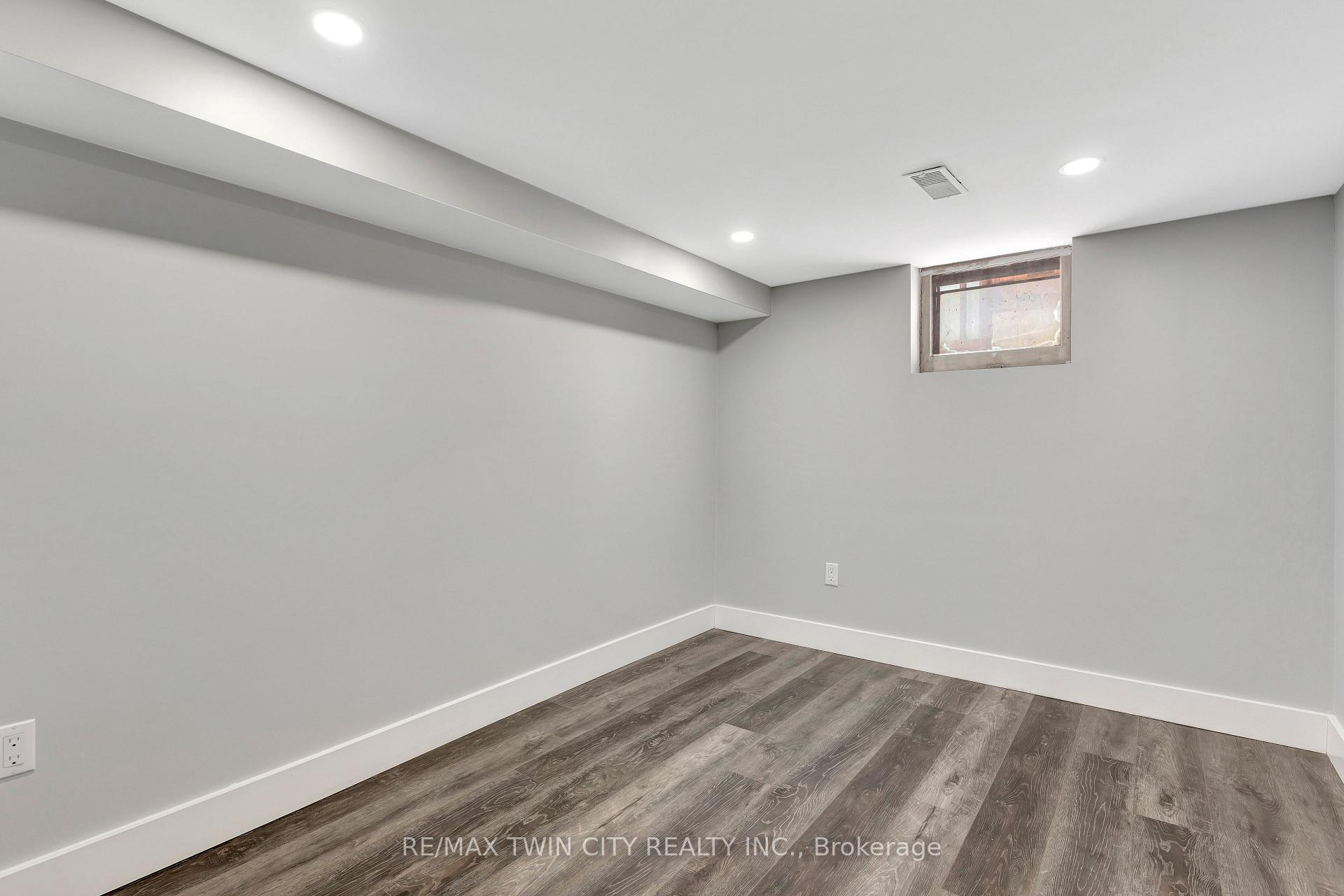 Photo 24 of 15 Cherry Street, Kitchener — HOMEH