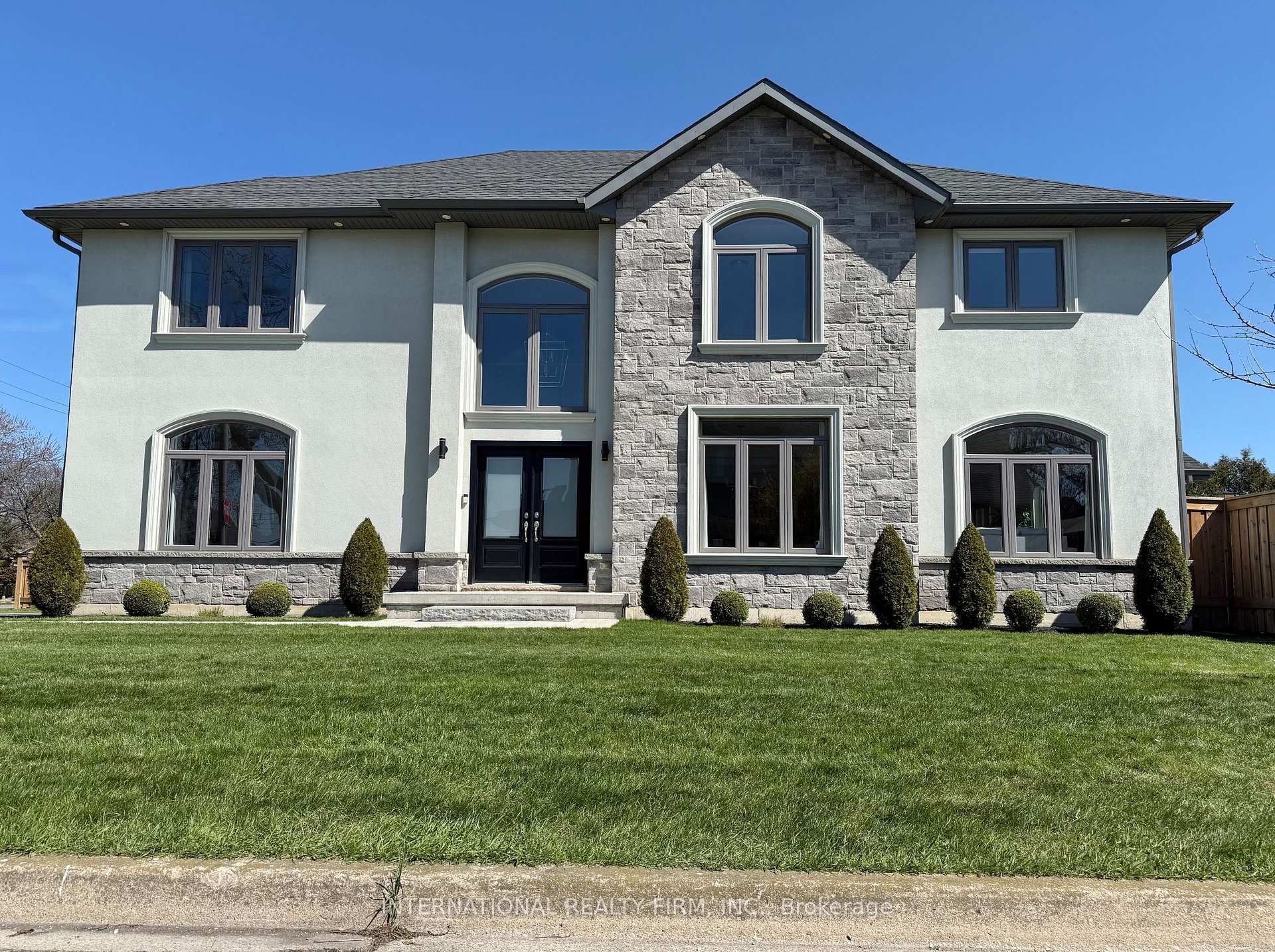 Photo 1 of 14 Lakeview Drive, Hamilton, Stoney Creek — HOMEH