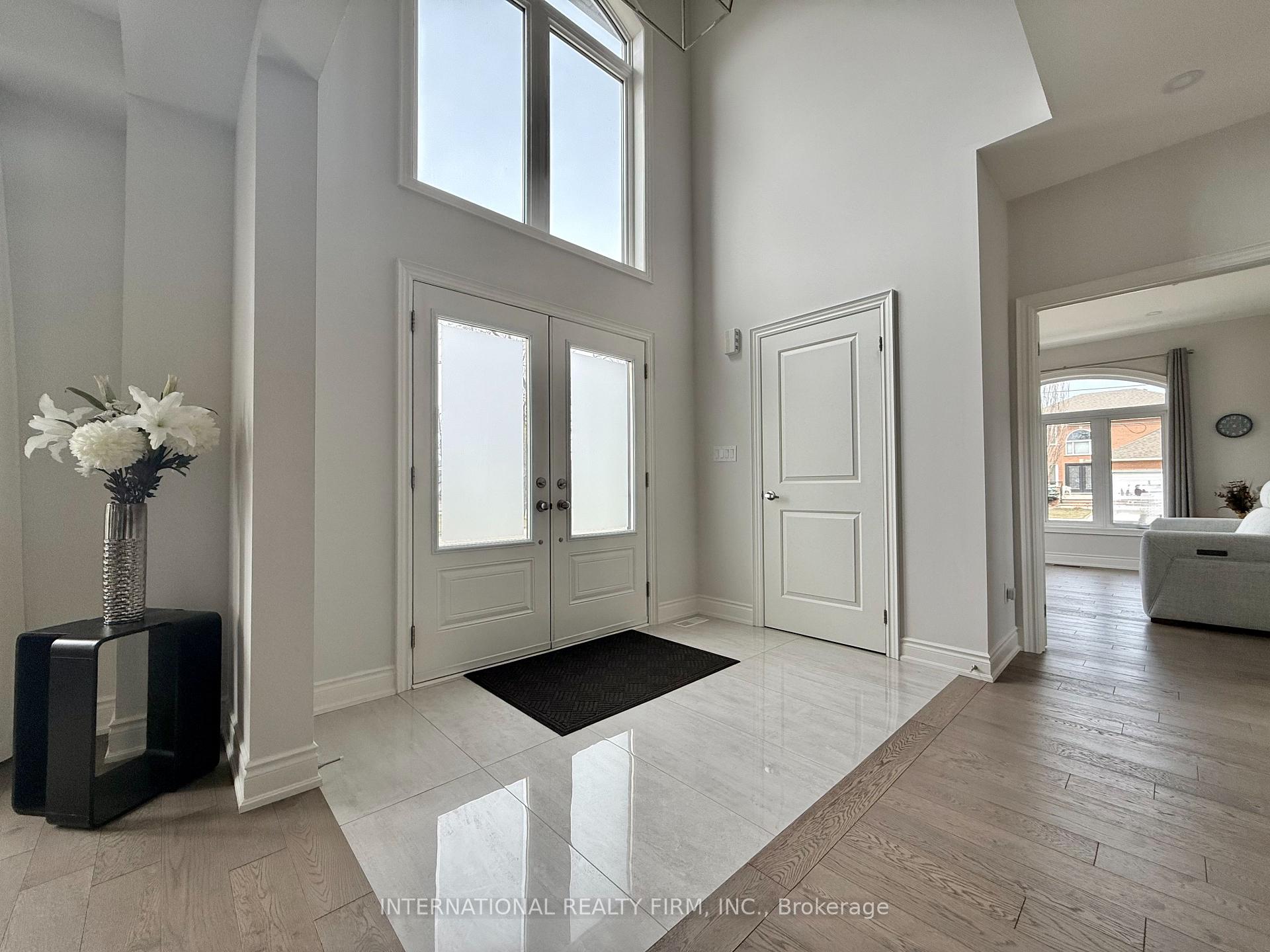 Photo 13 of 14 Lakeview Drive, Hamilton, Stoney Creek — HOMEH