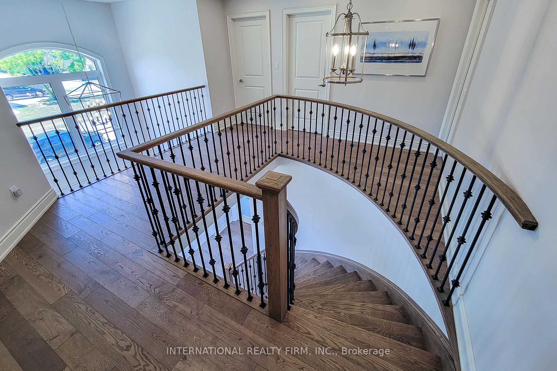 Photo 8 of 14 Lakeview Drive, Hamilton, Stoney Creek — HOMEH