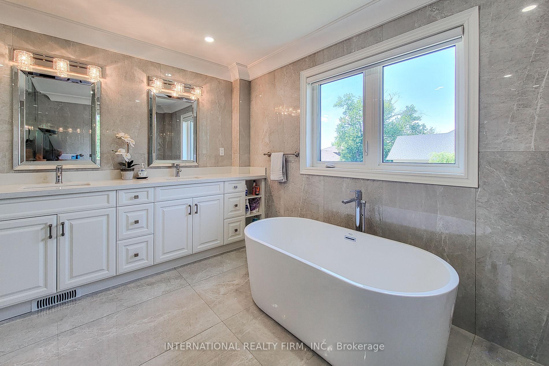 Photo 42 of 14 Lakeview Drive, Hamilton, Stoney Creek — HOMEH