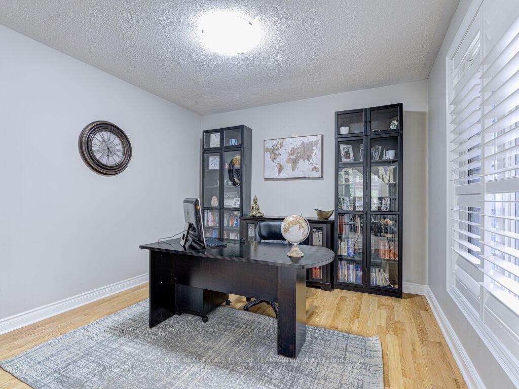 Photo 7 of 77 Links Lane, Brampton, Credit Valley — HOMEH