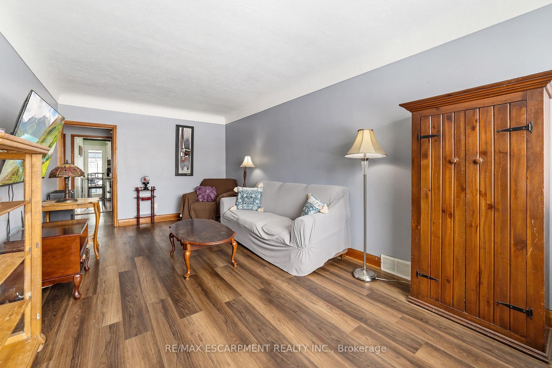Photo 9 of 234 Auburn Avenue, Hamilton, Bartonville — HOMEH