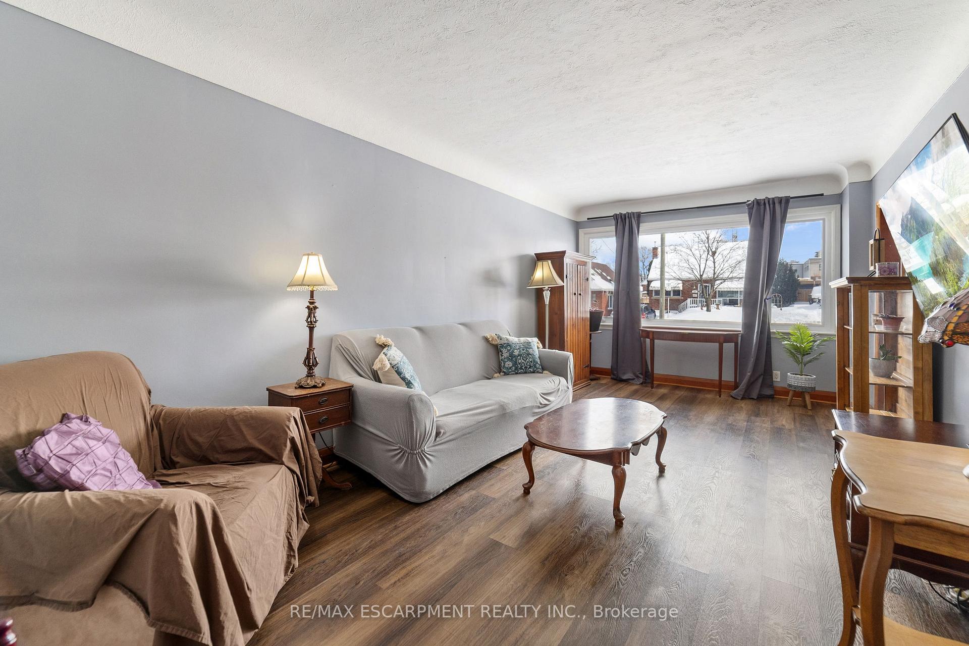 Photo 16 of 234 Auburn Avenue, Hamilton, Bartonville — HOMEH