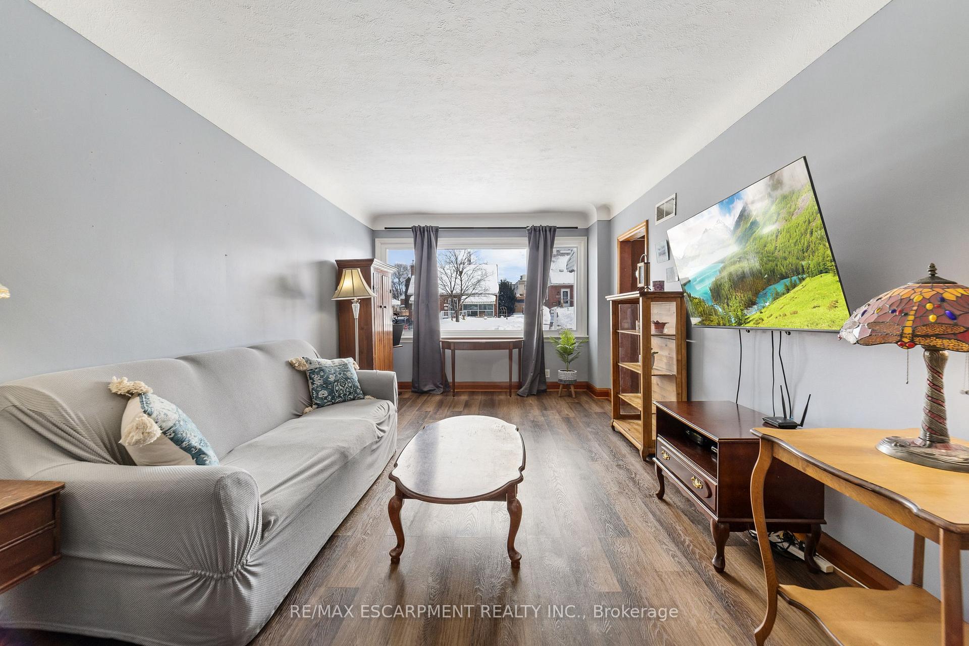 Photo 13 of 234 Auburn Avenue, Hamilton, Bartonville — HOMEH