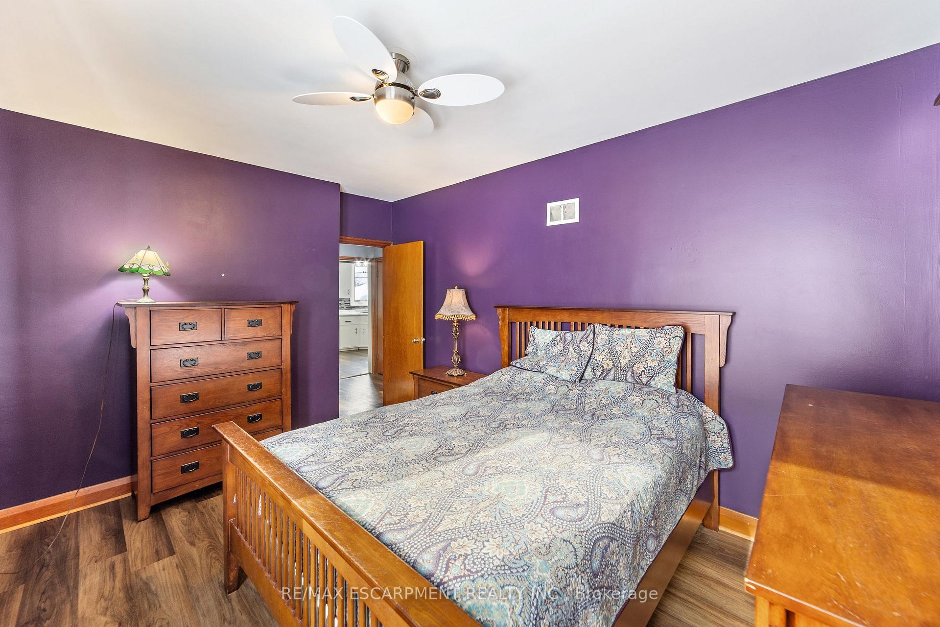 Photo 17 of 234 Auburn Avenue, Hamilton, Bartonville — HOMEH