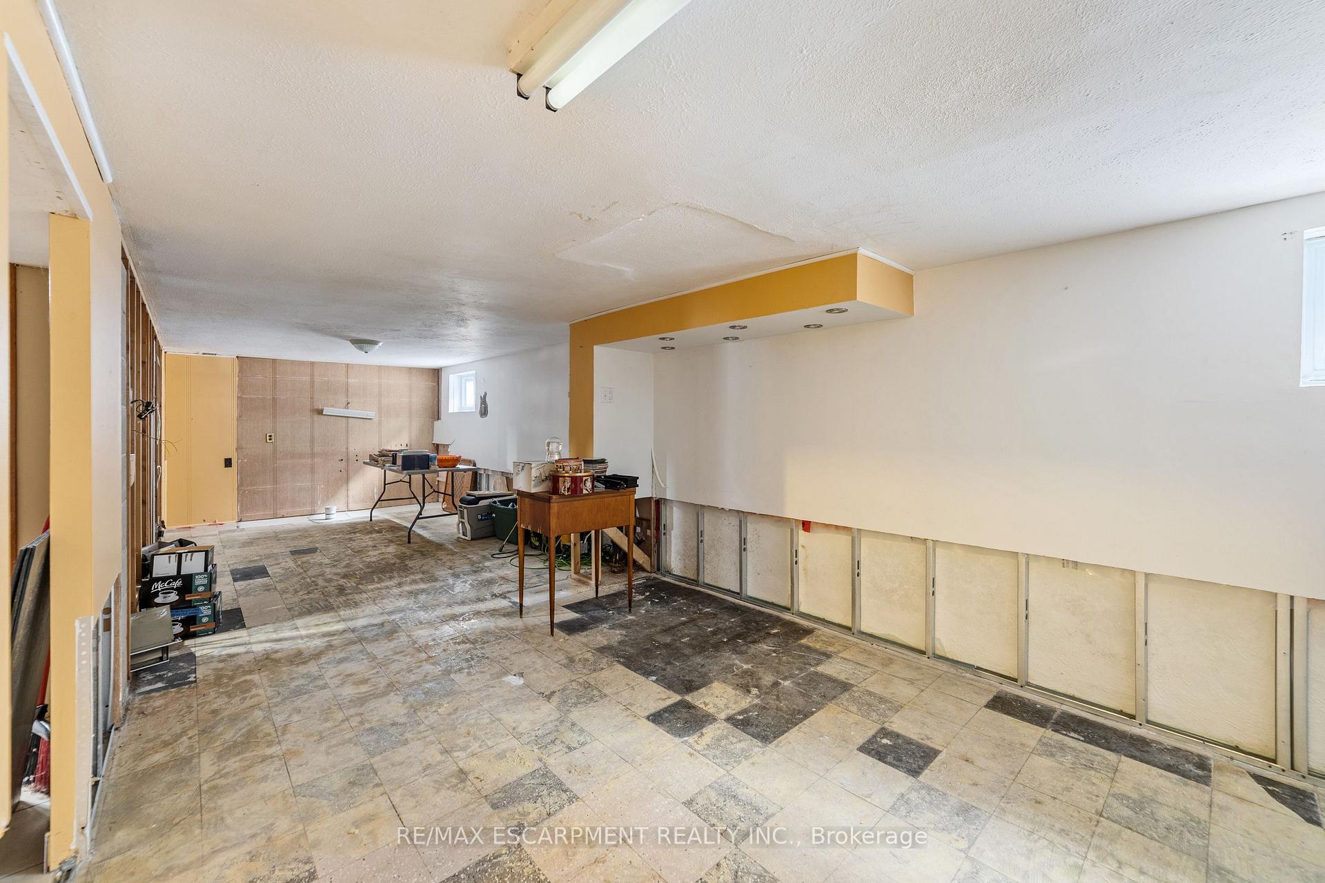 Photo 14 of 234 Auburn Avenue, Hamilton, Bartonville — HOMEH