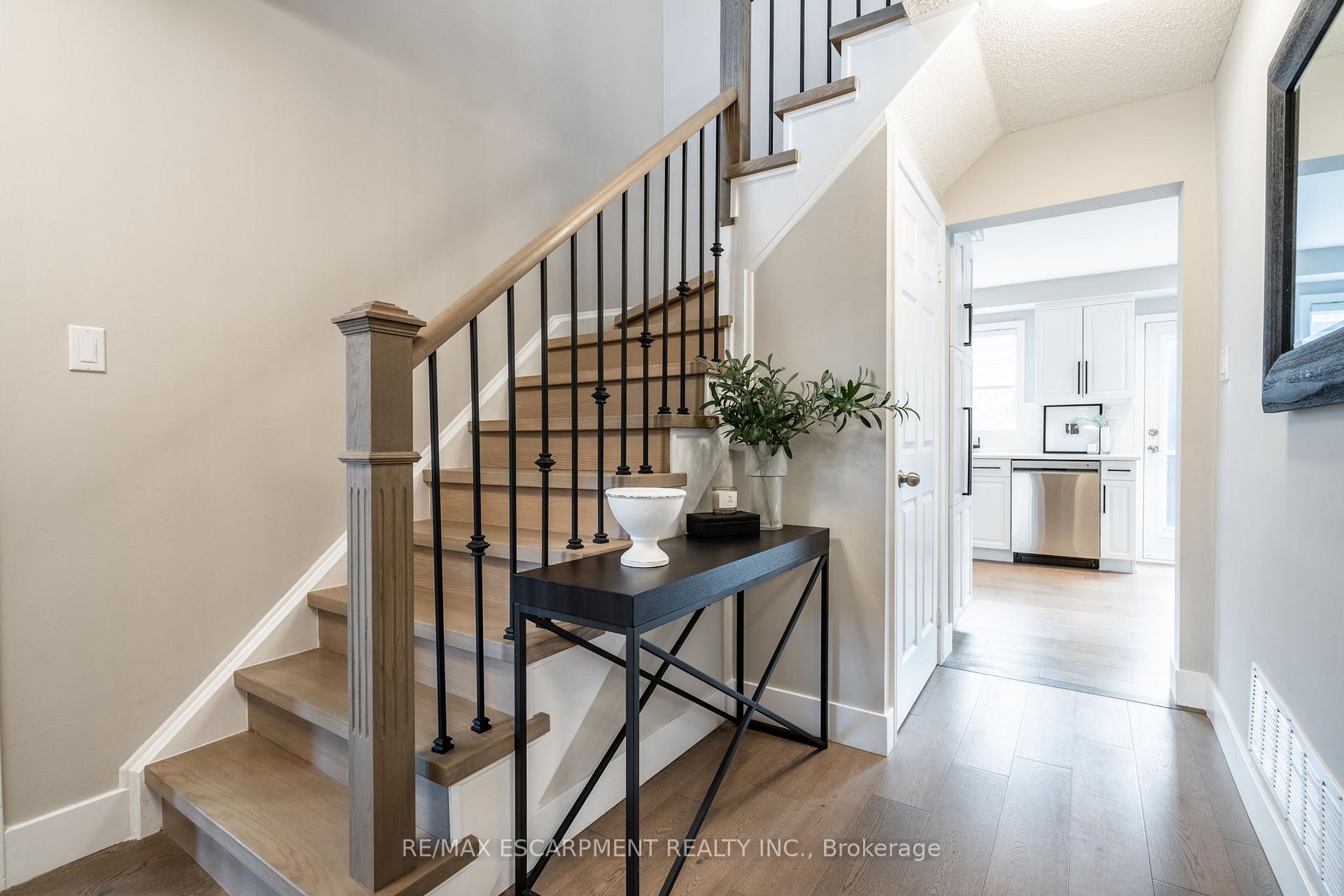 Photo 9 of 84 Ryans Way, Hamilton, Waterdown — HOMEH