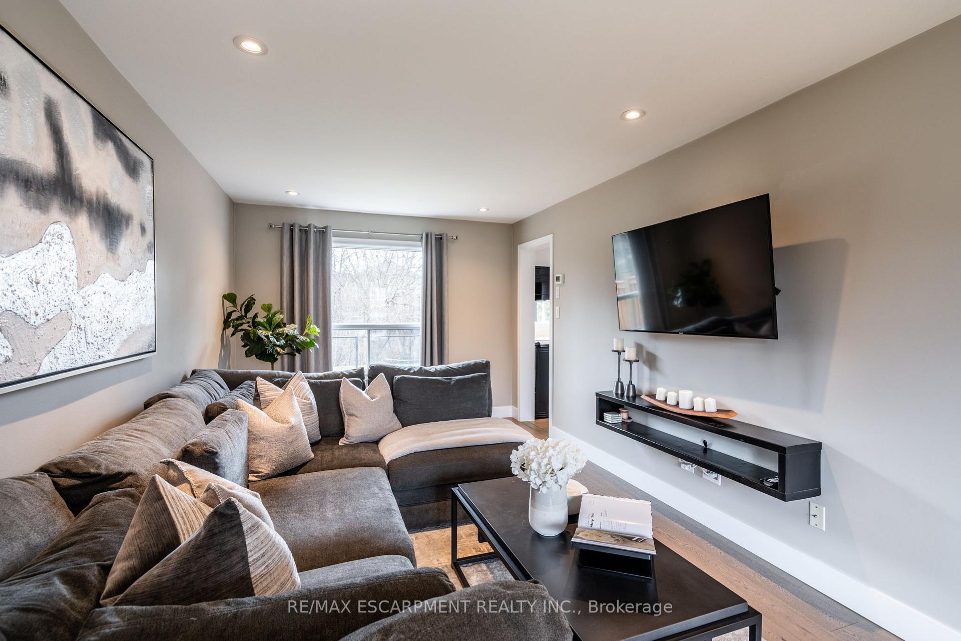 Photo 11 of 84 Ryans Way, Hamilton, Waterdown — HOMEH
