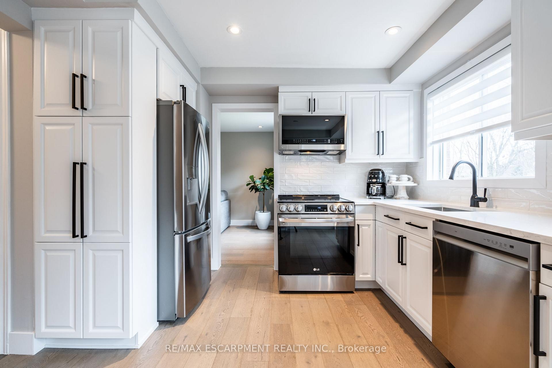 Photo 4 of 84 Ryans Way, Hamilton, Waterdown — HOMEH