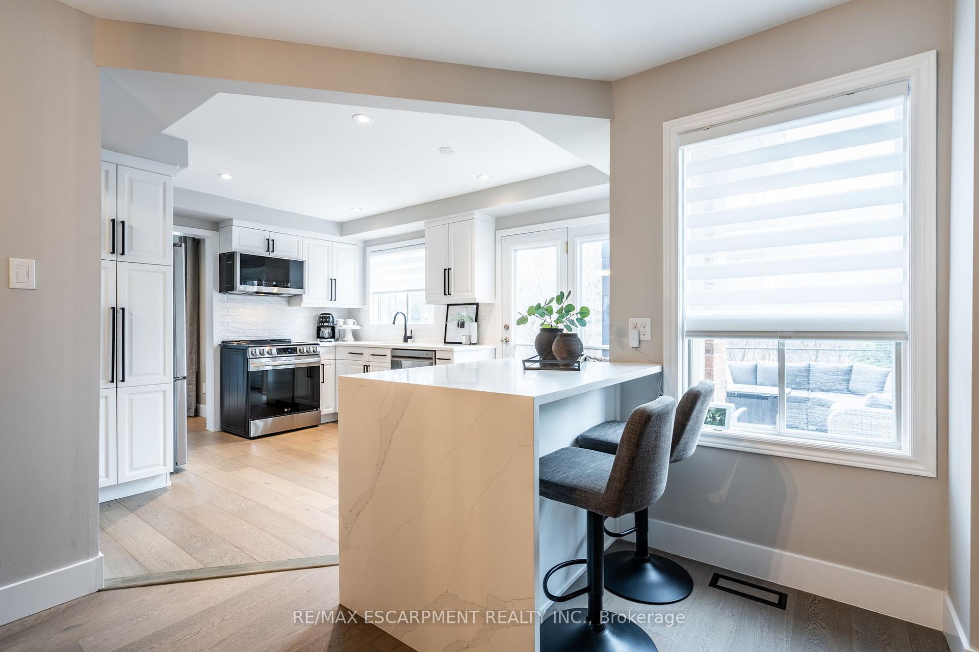 Photo 8 of 84 Ryans Way, Hamilton, Waterdown — HOMEH