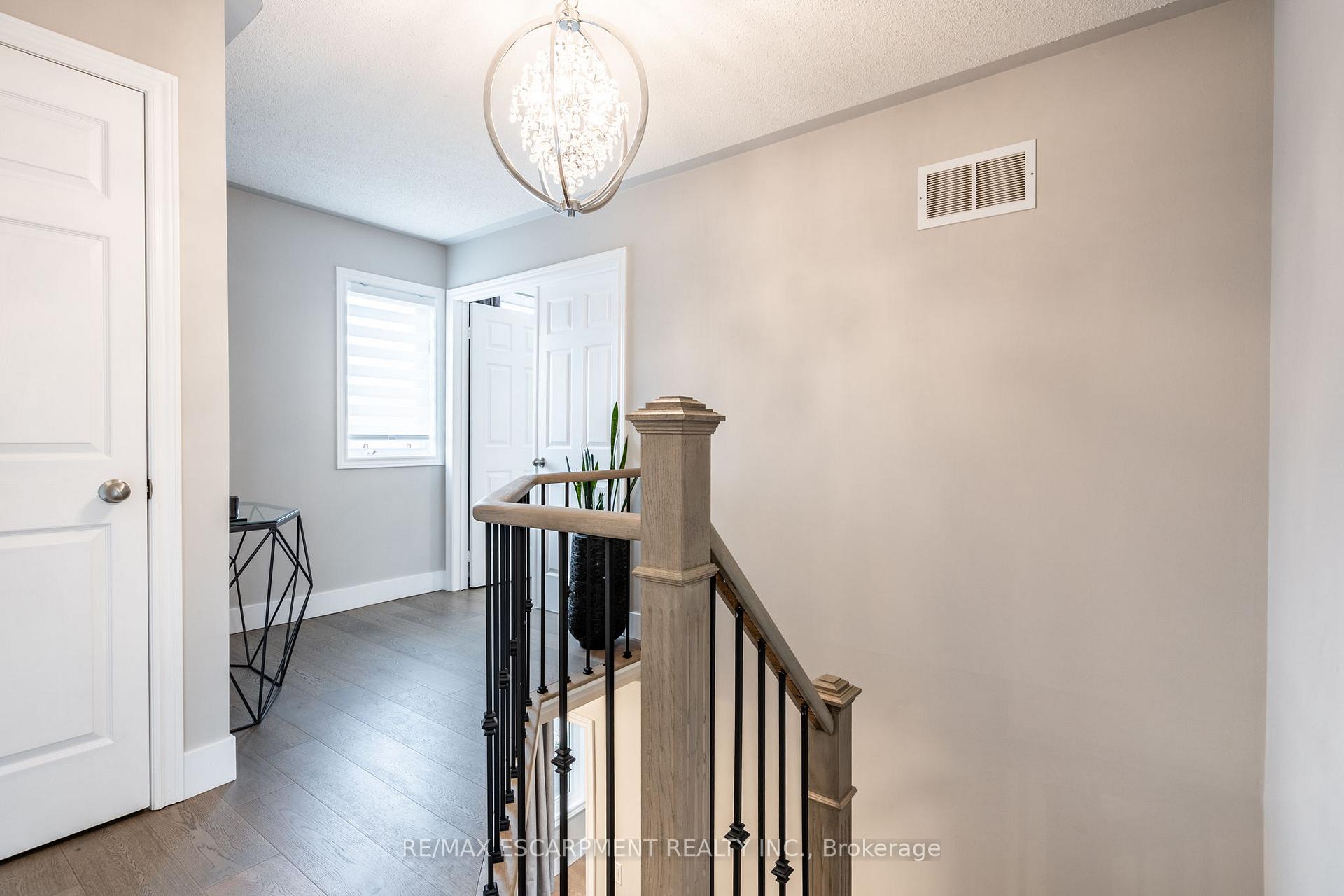 Photo 13 of 84 Ryans Way, Hamilton, Waterdown — HOMEH