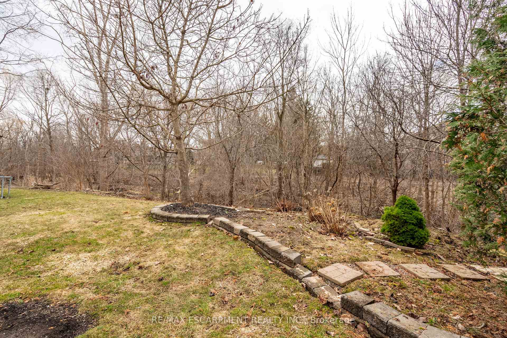 Photo 43 of 84 Ryans Way, Hamilton, Waterdown — HOMEH