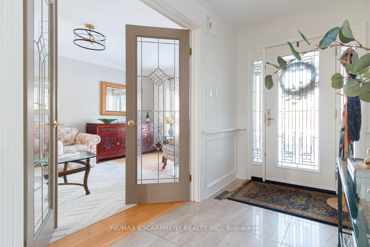 Photo 9 of 12 Larkspur Crescent, Hamilton, Meadowlands — HOMEH