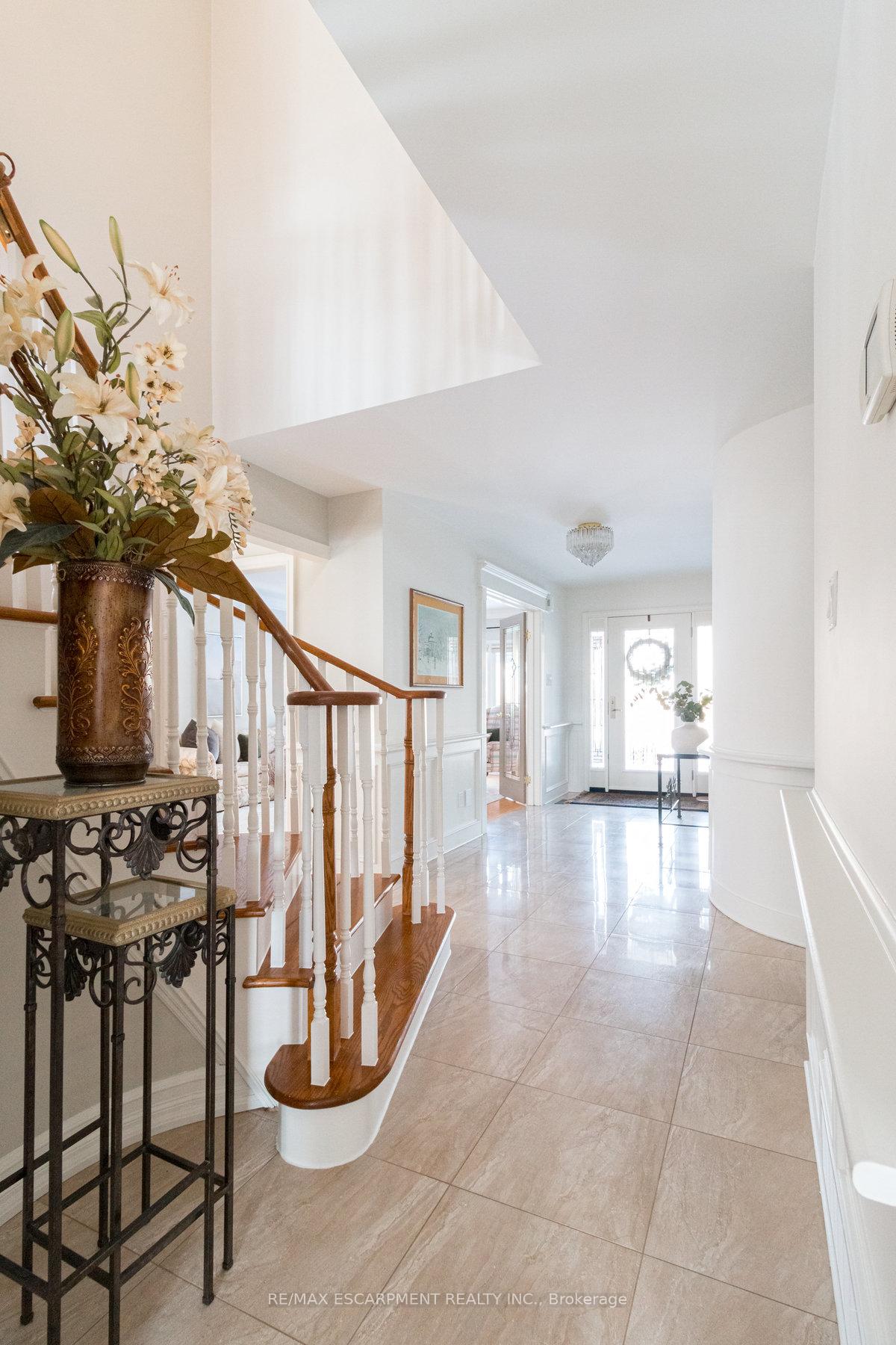 Photo 23 of 12 Larkspur Crescent, Hamilton, Meadowlands — HOMEH