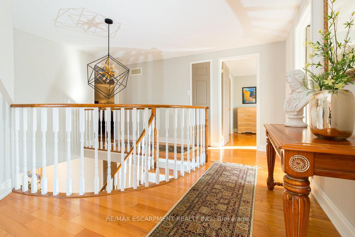 Photo 20 of 12 Larkspur Crescent, Hamilton, Meadowlands — HOMEH