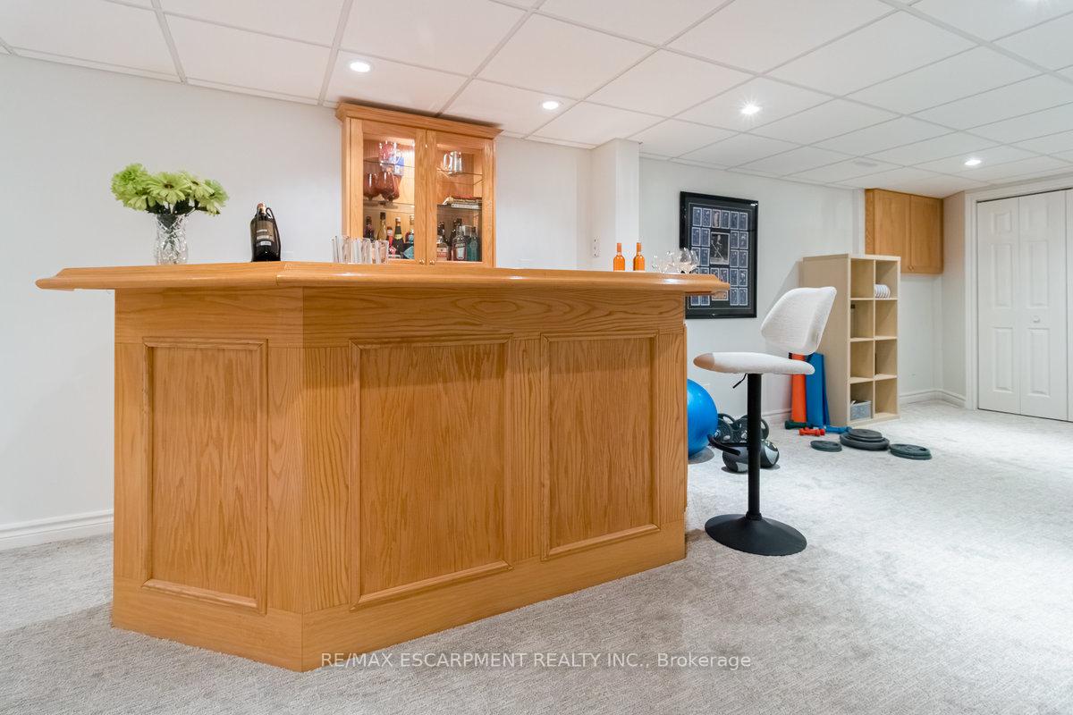 Photo 11 of 12 Larkspur Crescent, Hamilton, Meadowlands — HOMEH