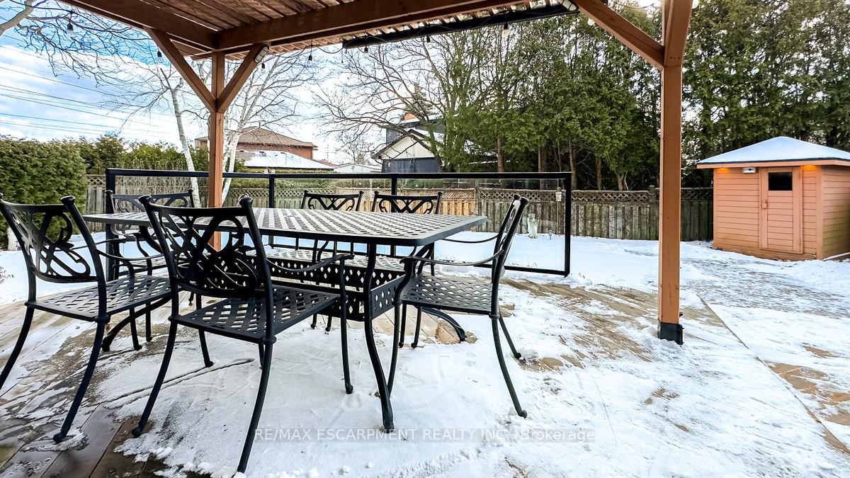 Photo 40 of 12 Larkspur Crescent, Hamilton, Meadowlands — HOMEH