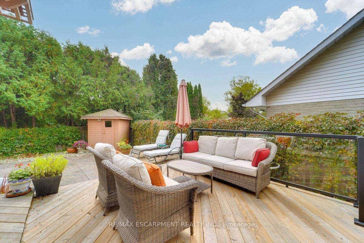 Photo 24 of 12 Larkspur Crescent, Hamilton, Meadowlands — HOMEH