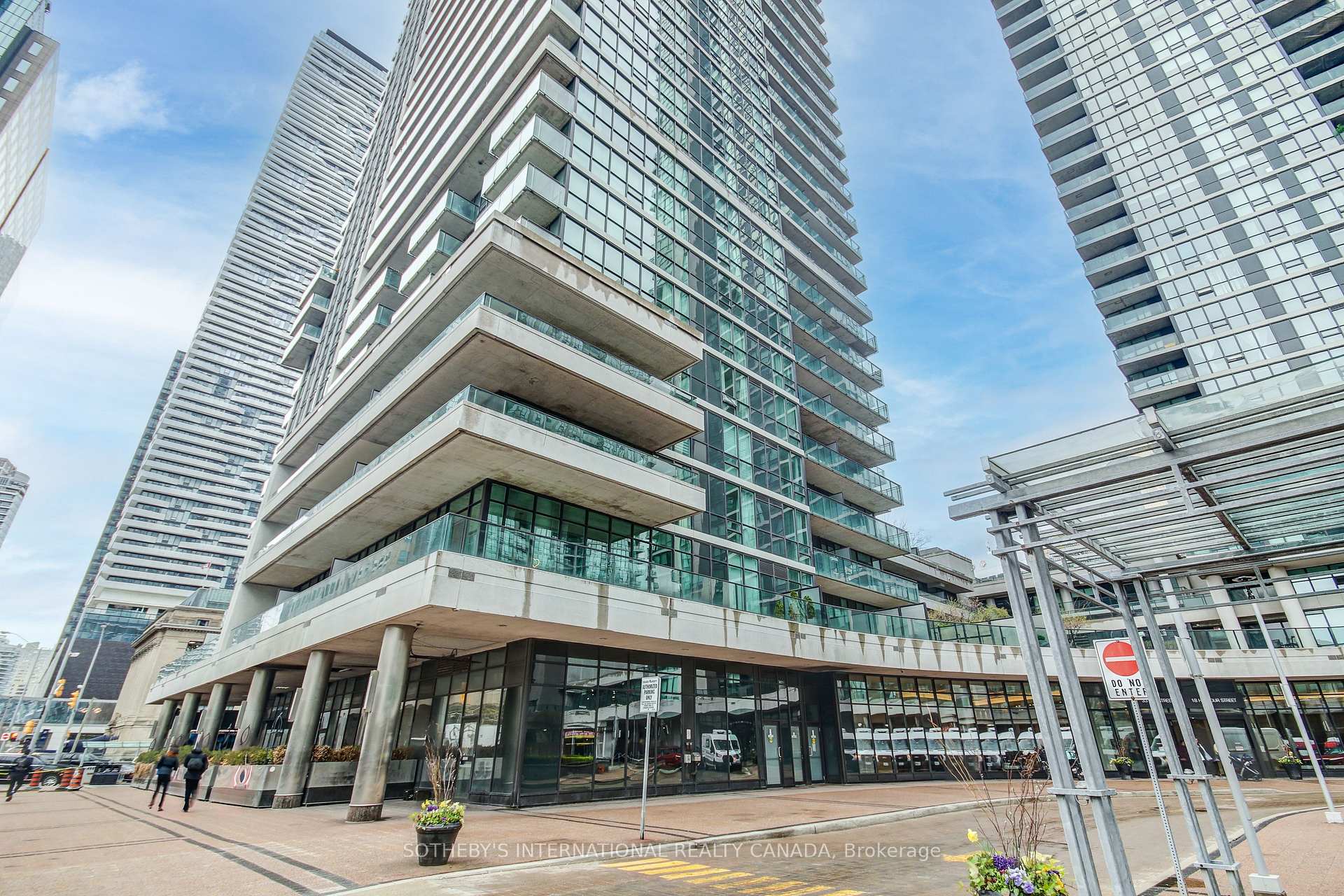 Front of Unit 508, 33 Bay Street
