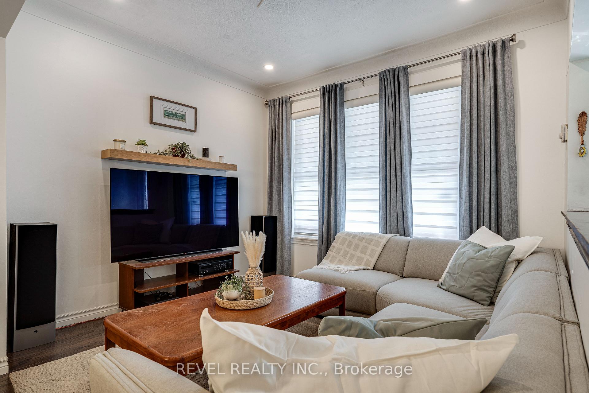 Photo 4 of 37 Holton Avenue N, Hamilton, Gibson — HOMEH