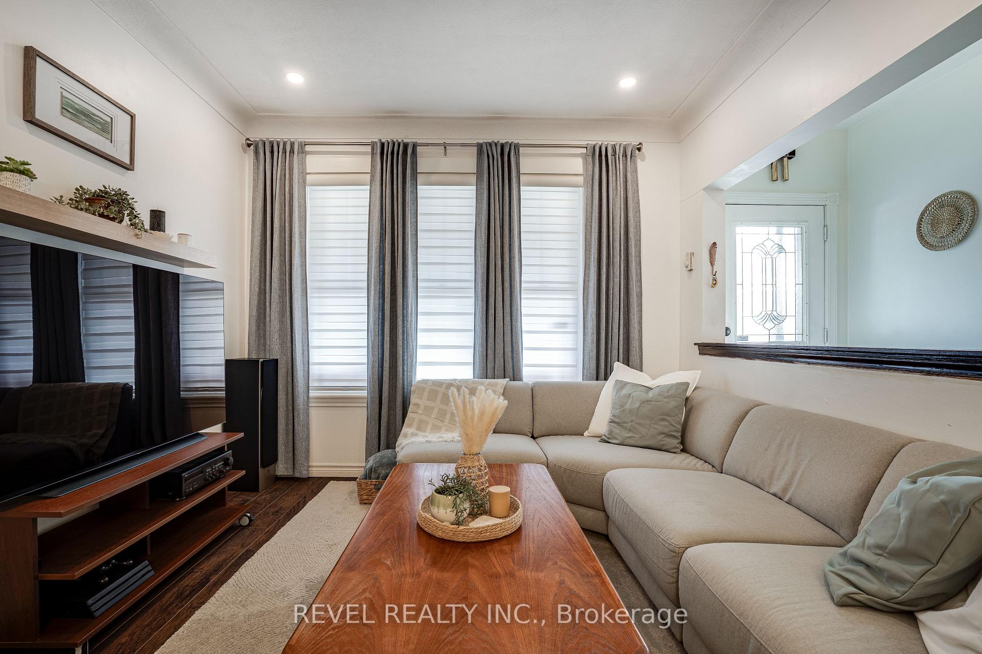Photo 28 of 37 Holton Avenue N, Hamilton, Gibson — HOMEH
