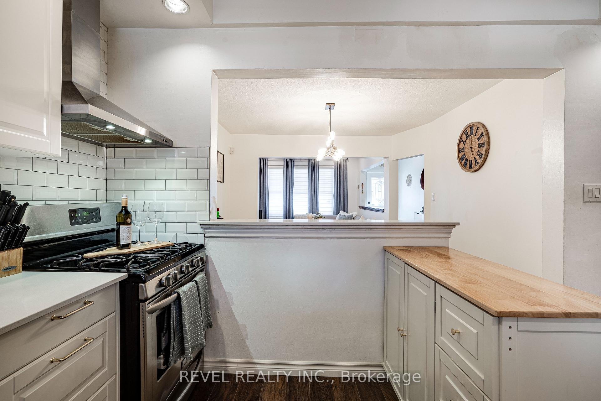 Photo 27 of 37 Holton Avenue N, Hamilton, Gibson — HOMEH