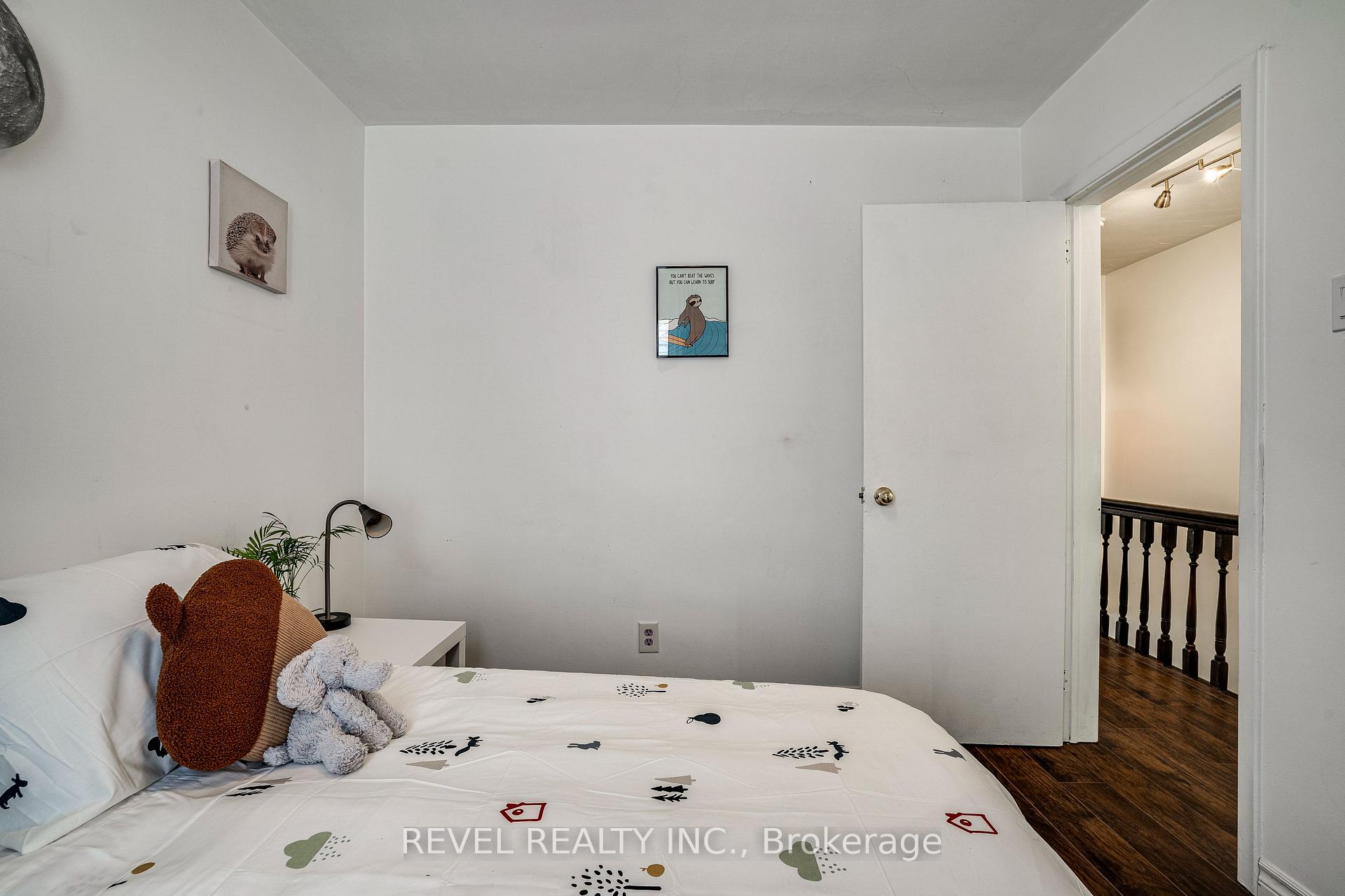 Photo 17 of 37 Holton Avenue N, Hamilton, Gibson — HOMEH