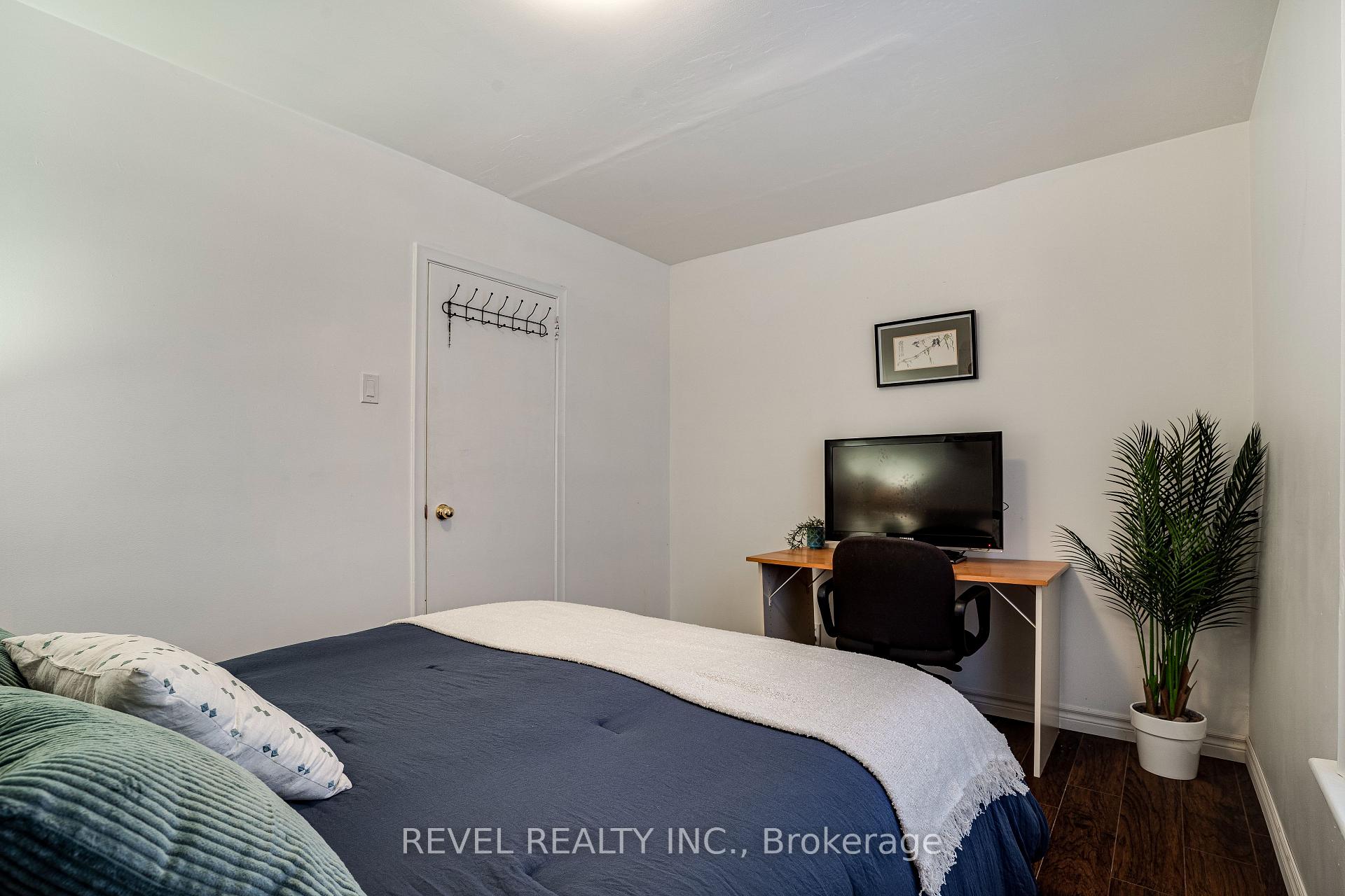 Photo 8 of 37 Holton Avenue N, Hamilton, Gibson — HOMEH