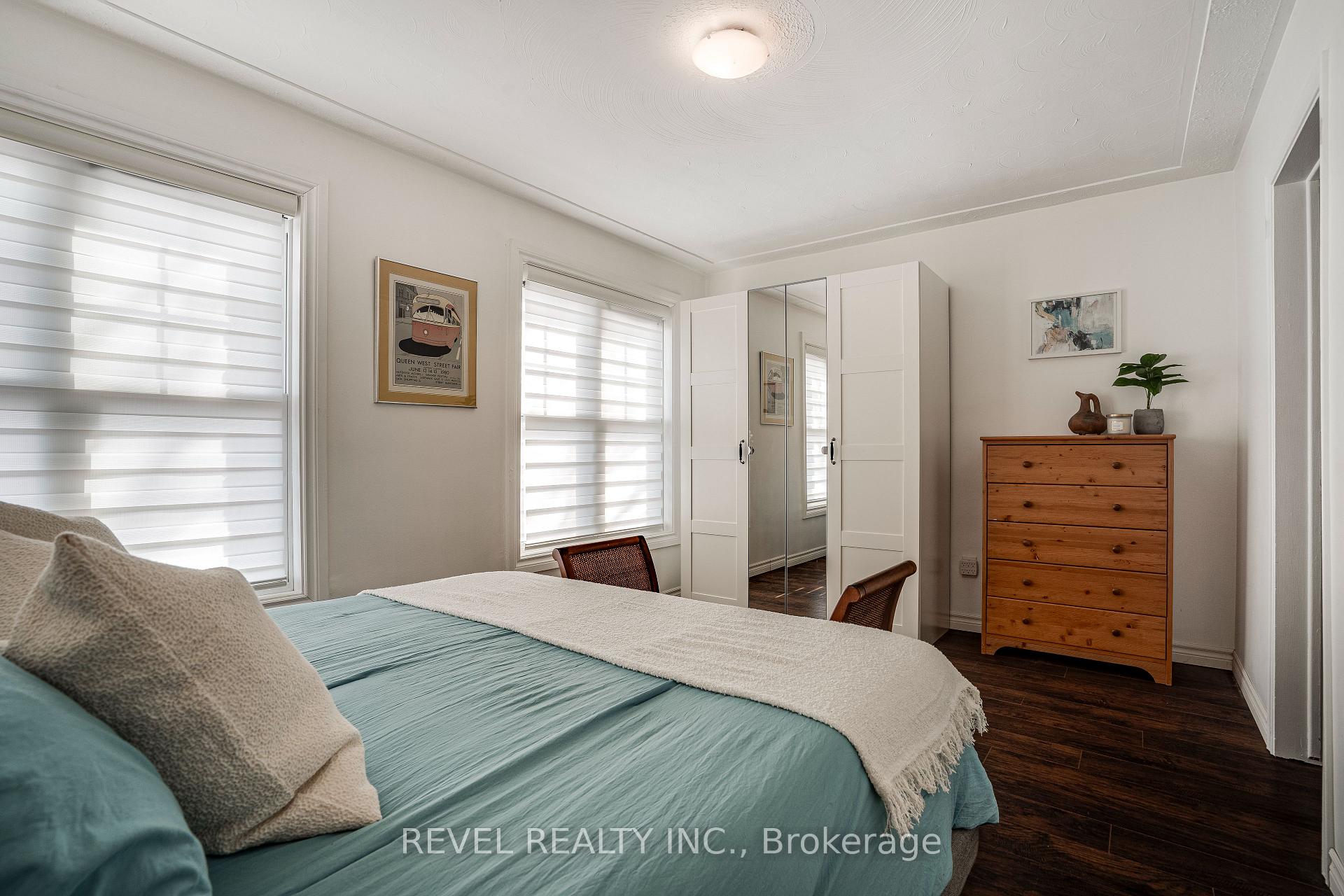 Photo 19 of 37 Holton Avenue N, Hamilton, Gibson — HOMEH
