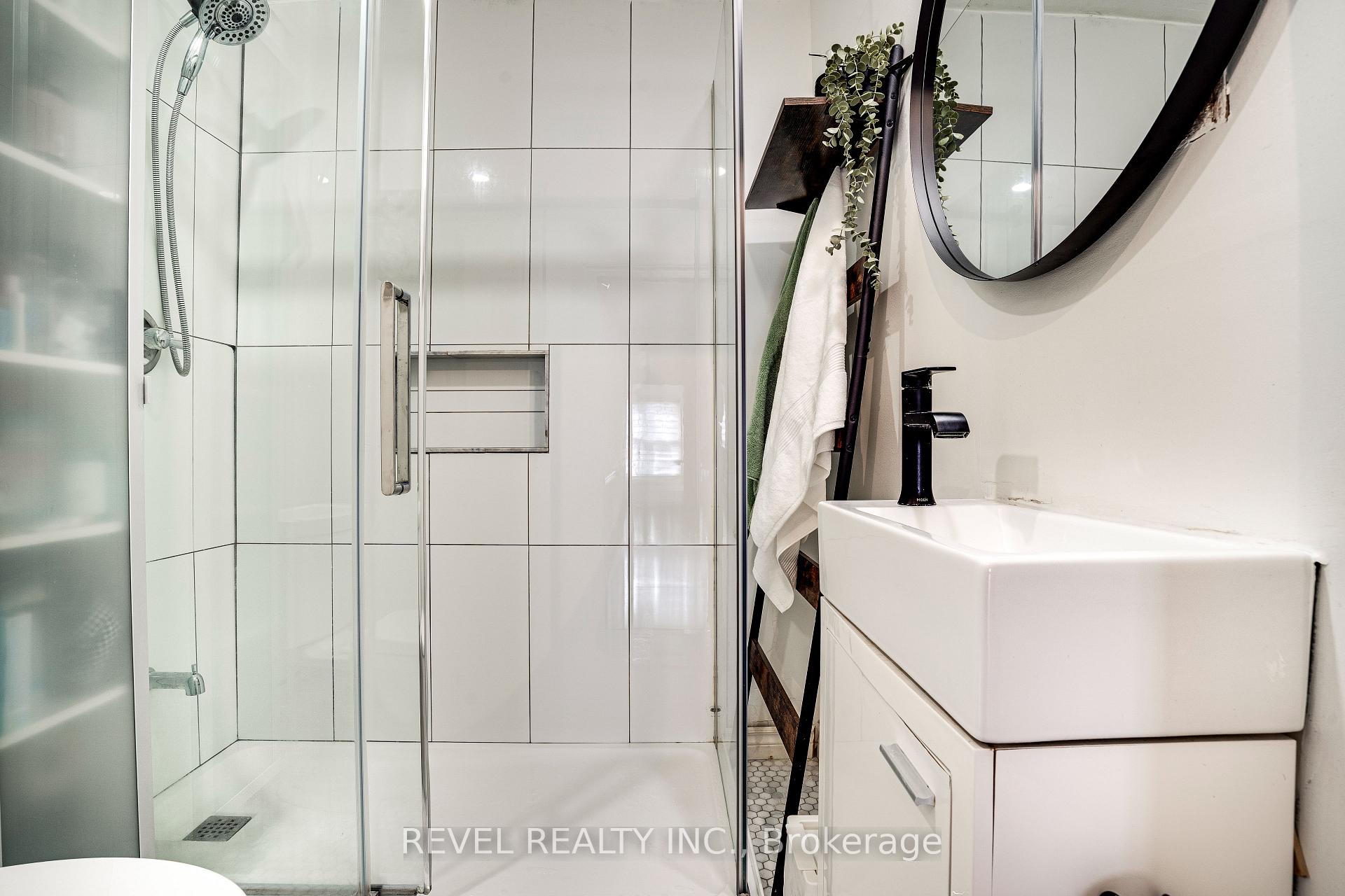 Photo 24 of 37 Holton Avenue N, Hamilton, Gibson — HOMEH