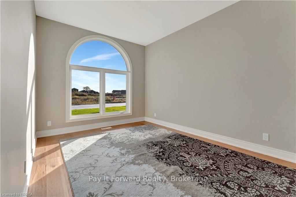 Photo 10 of 101 Craddock Boulevard, Haldimand — HOMEH