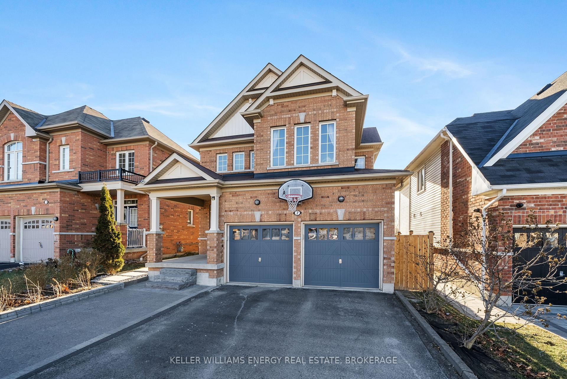 Photo 4 of 7 Adanac Drive, Whitby, Blue Grass Meadows — HOMEH