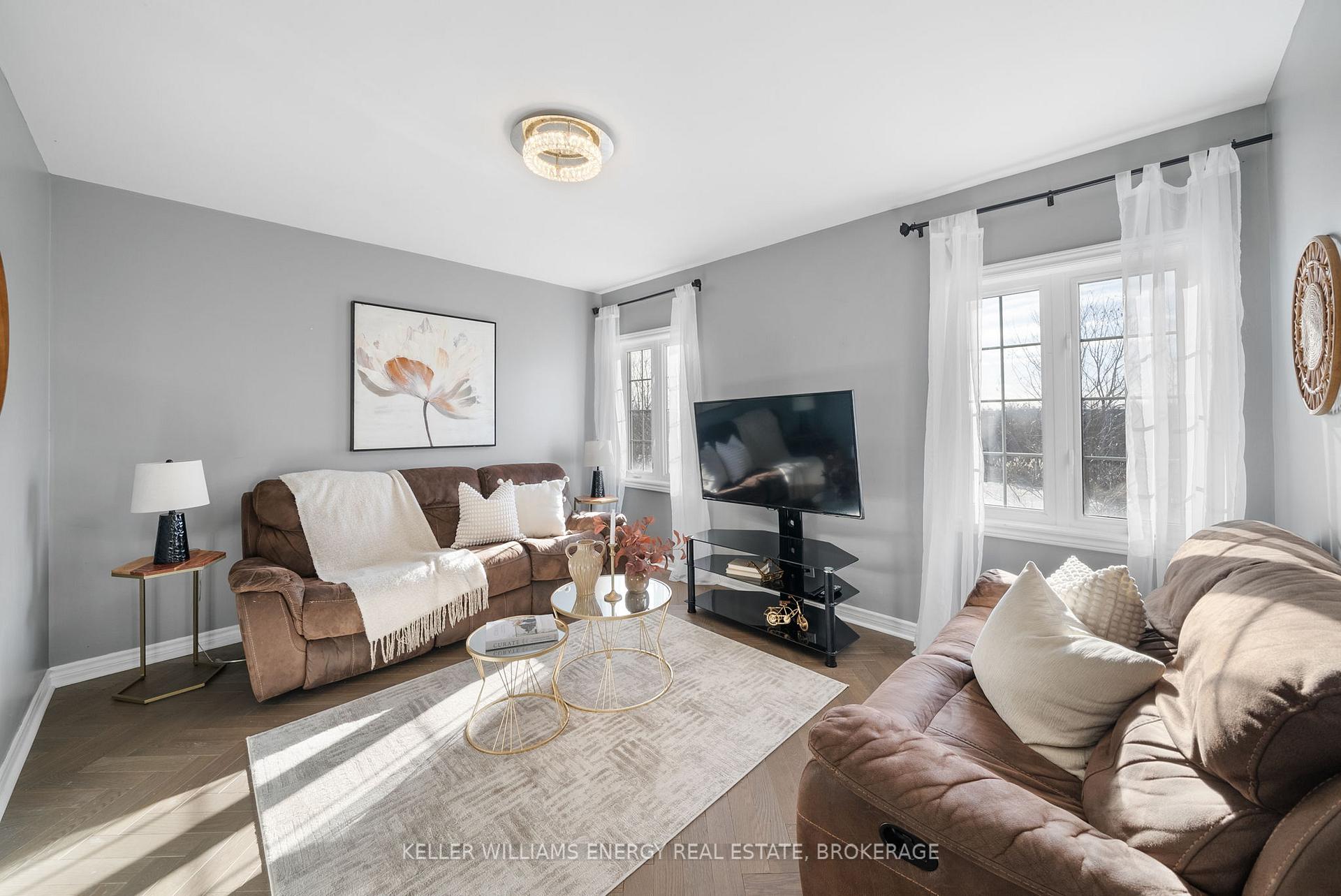 Photo 11 of 7 Adanac Drive, Whitby, Blue Grass Meadows — HOMEH