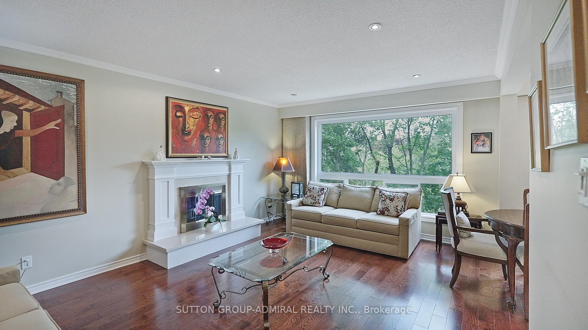 Photo 7 of 175 Bay Thorn Drive, Markham, Royal Orchard — HOMEH