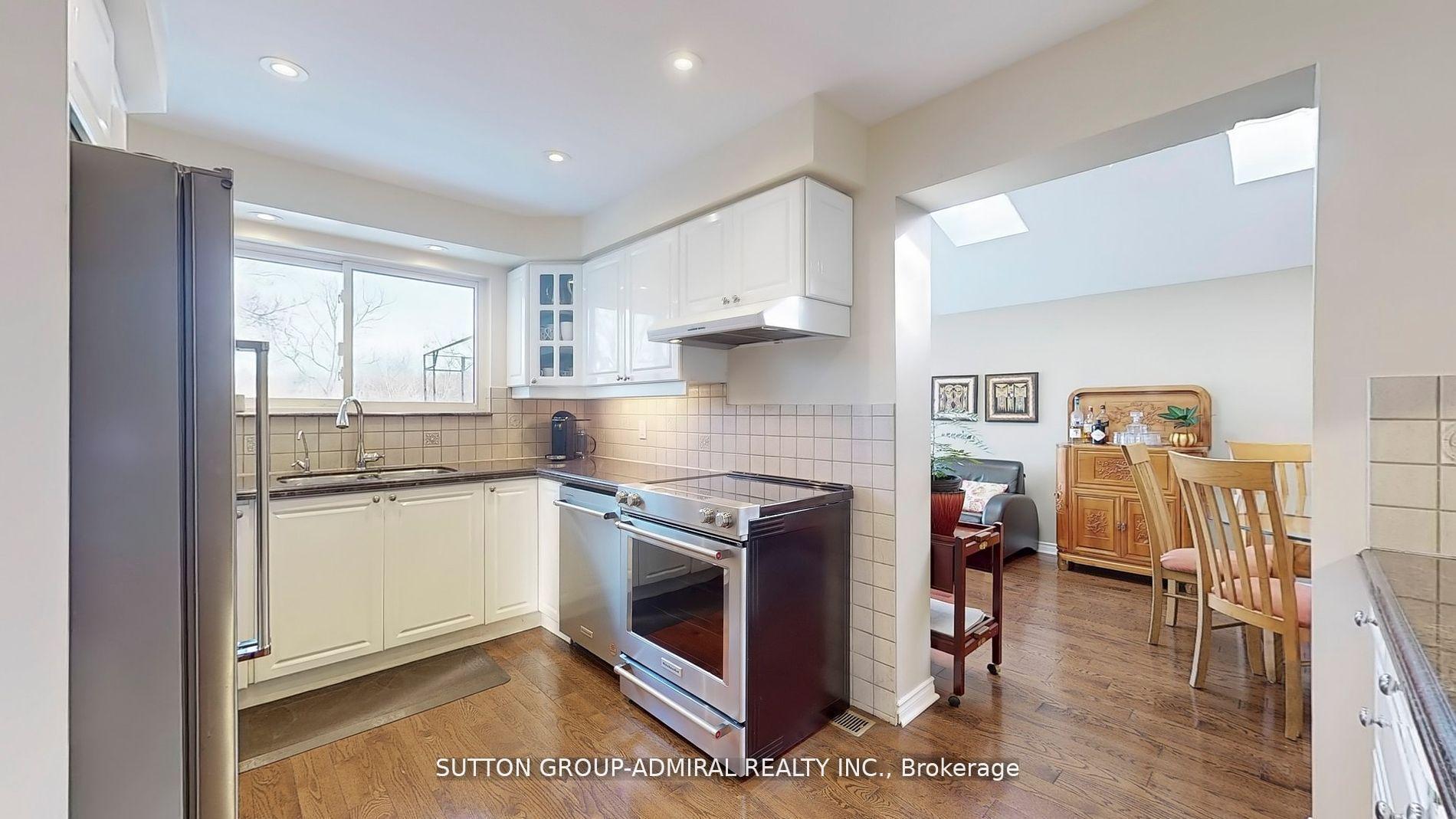 Photo 15 of 175 Bay Thorn Drive, Markham, Royal Orchard — HOMEH