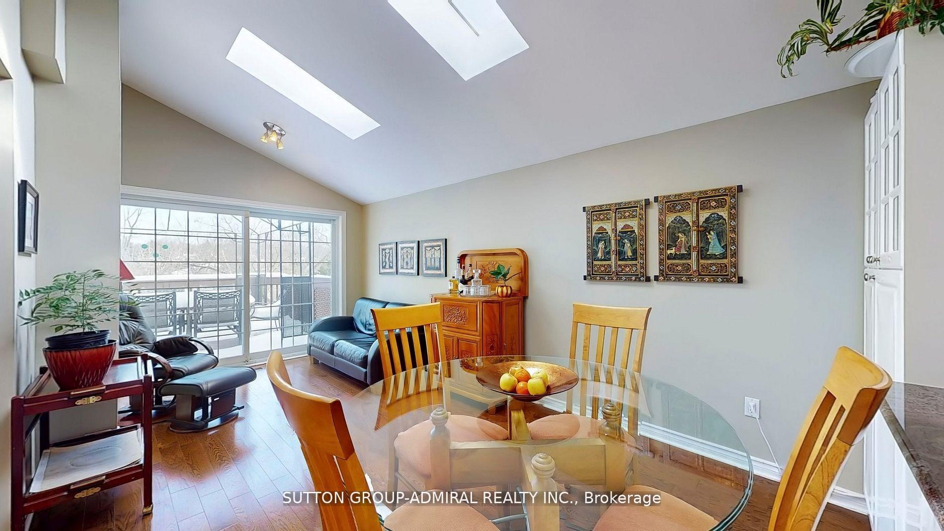 Photo 16 of 175 Bay Thorn Drive, Markham, Royal Orchard — HOMEH