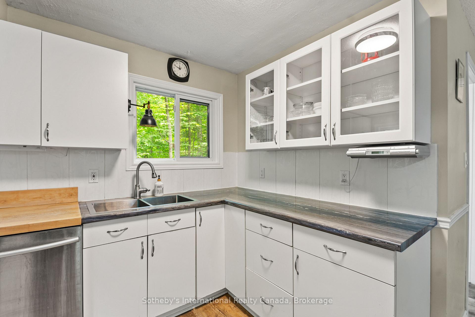 Photo 2 of 31 Meadows Avenue, Tay, Rural Tay — HOMEH
