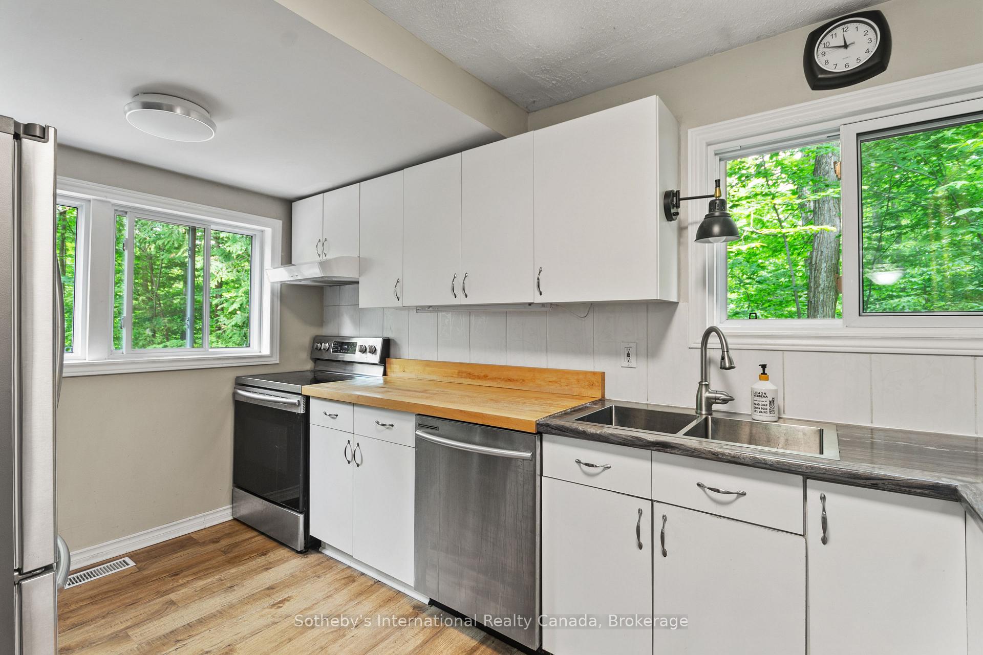 Photo 6 of 31 Meadows Avenue, Tay, Rural Tay — HOMEH