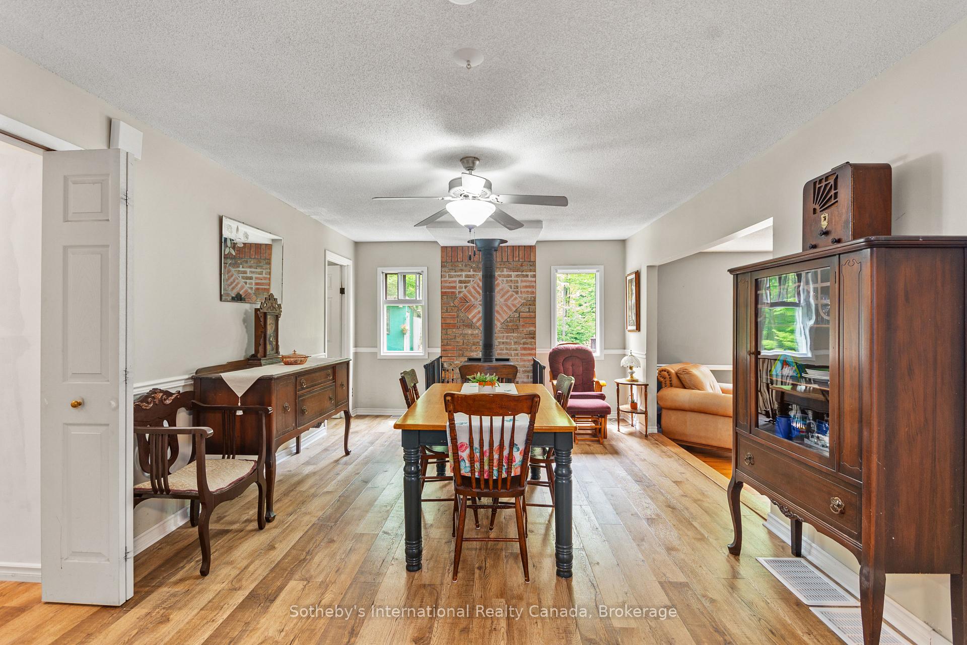 Photo 3 of 31 Meadows Avenue, Tay, Rural Tay — HOMEH