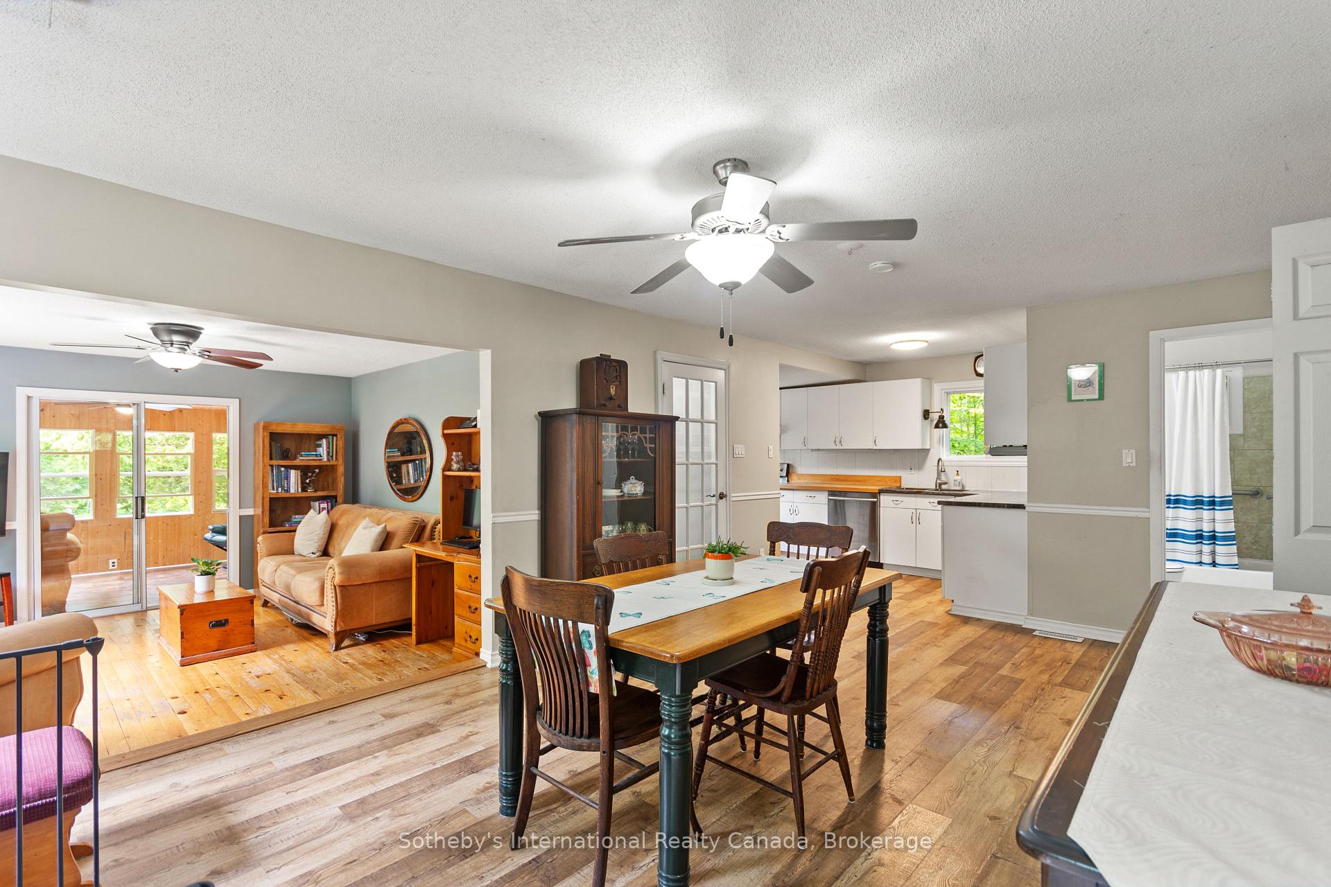 Photo 7 of 31 Meadows Avenue, Tay, Rural Tay — HOMEH